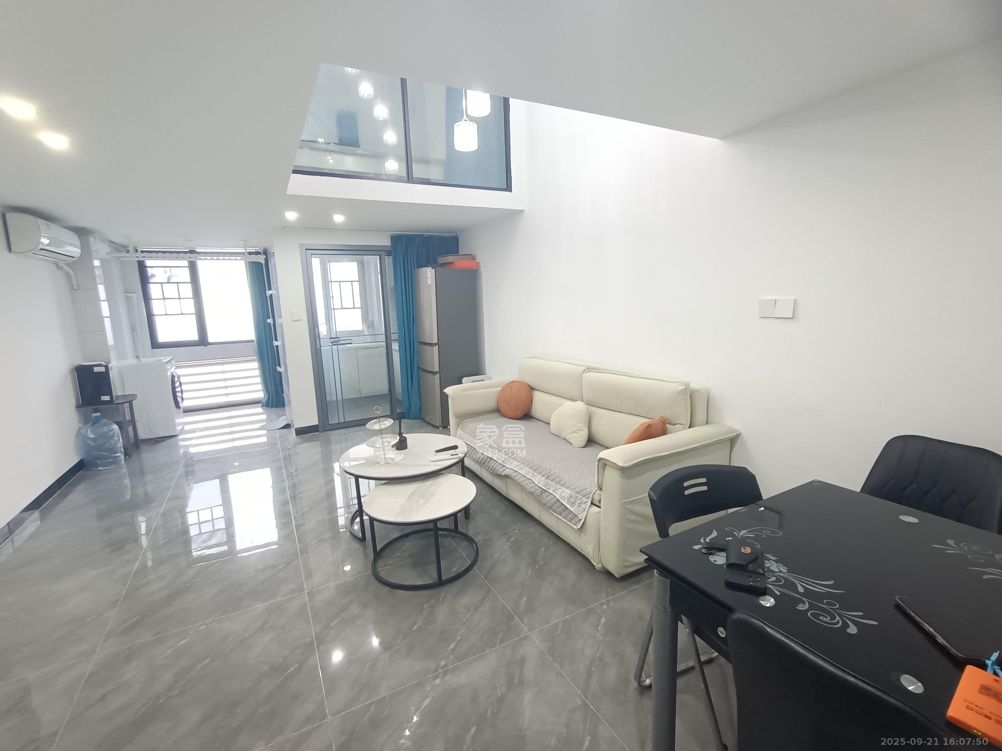 福晟钱隆国际(晟冉景苑) 2室2厅1卫 2000.0元/月 福晟钱隆国际(晟冉景苑) 2室2厅1卫 2000.0元/月室内图