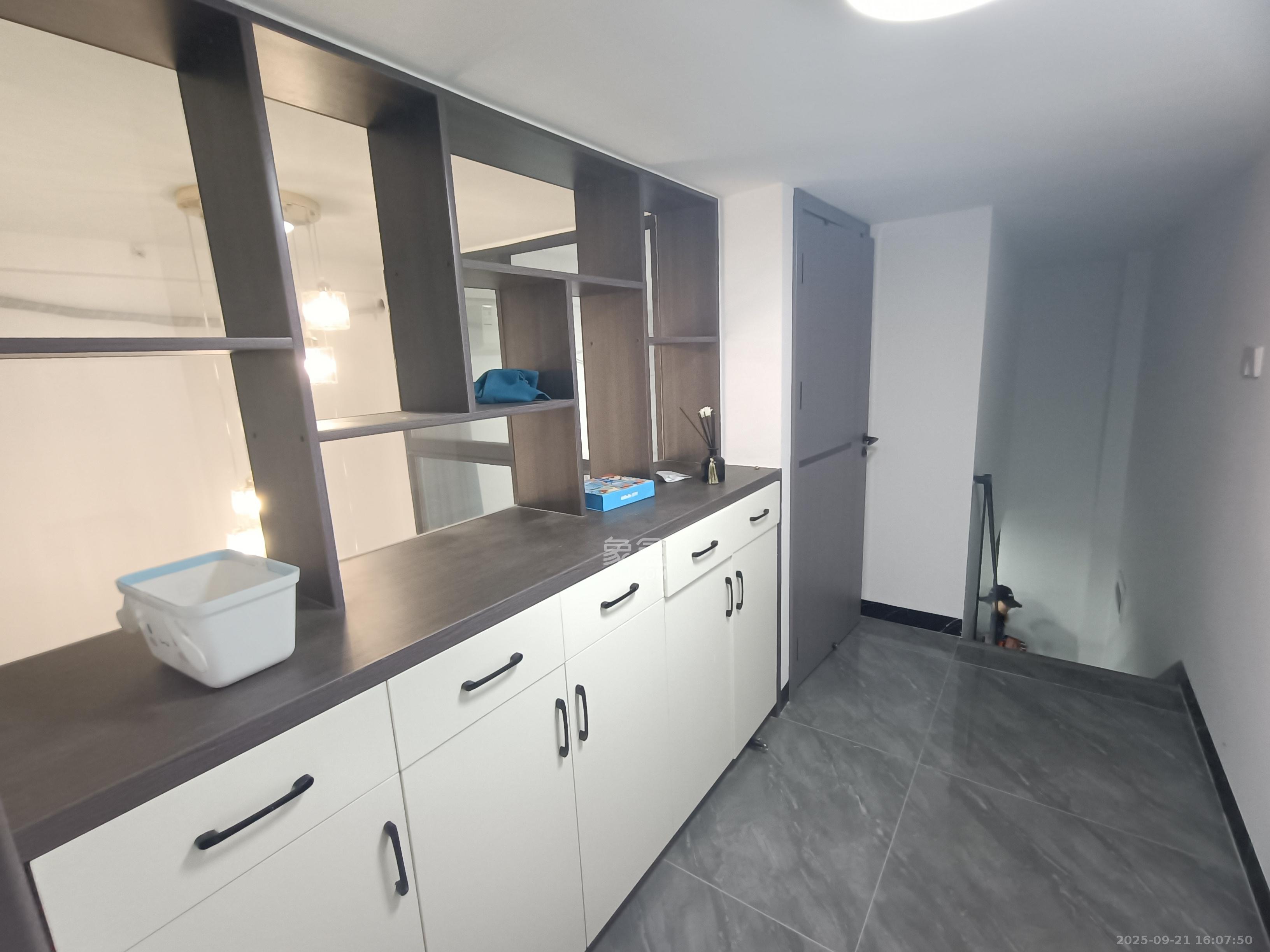 福晟钱隆国际（晟冉景苑）  2室2厅1卫    2000.0元/月室内图