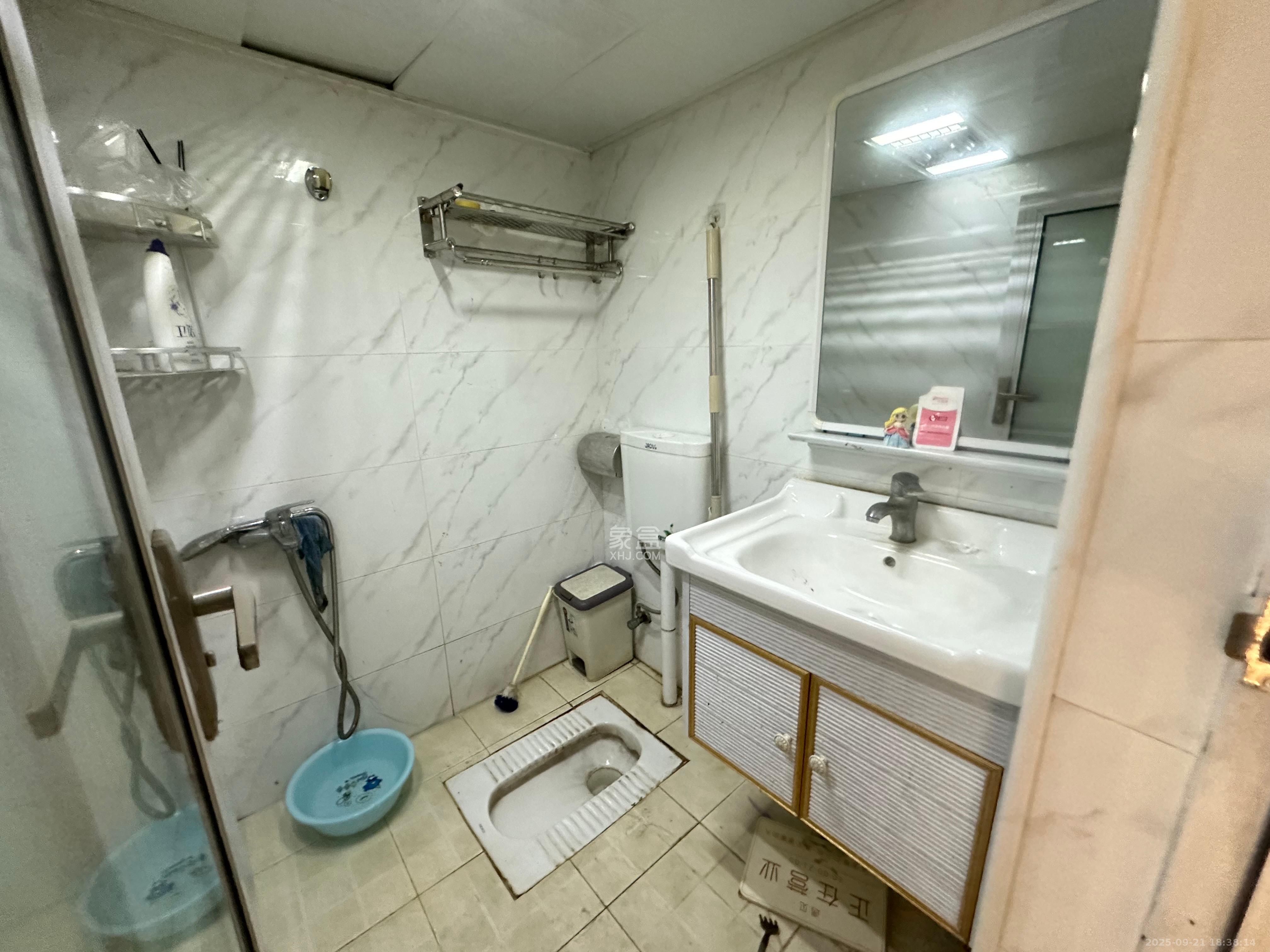 恒大雅苑  1室1厅1卫    2000.0元/月室内图