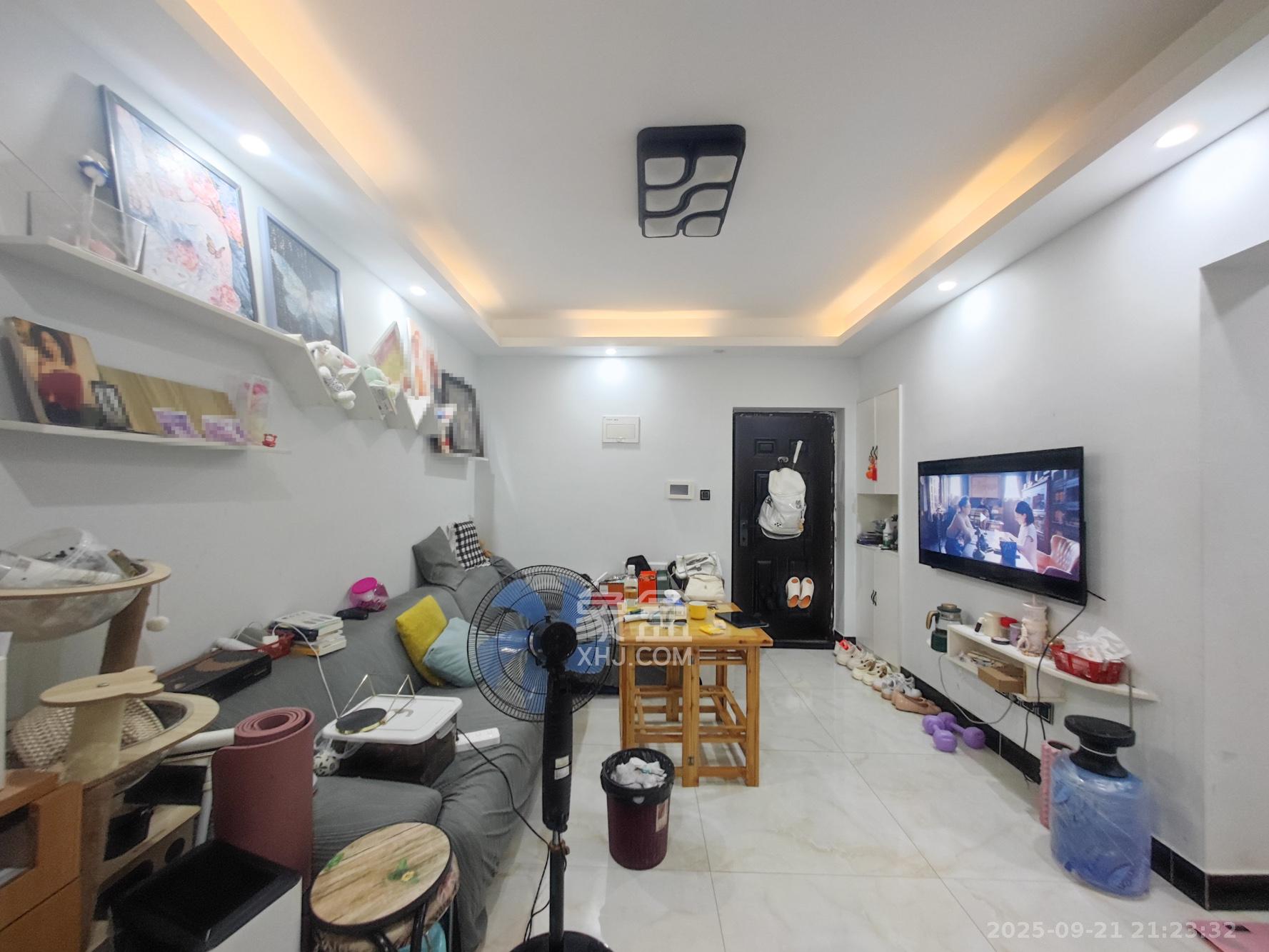 美洲故事高层  2室2厅1卫    49.0万客厅