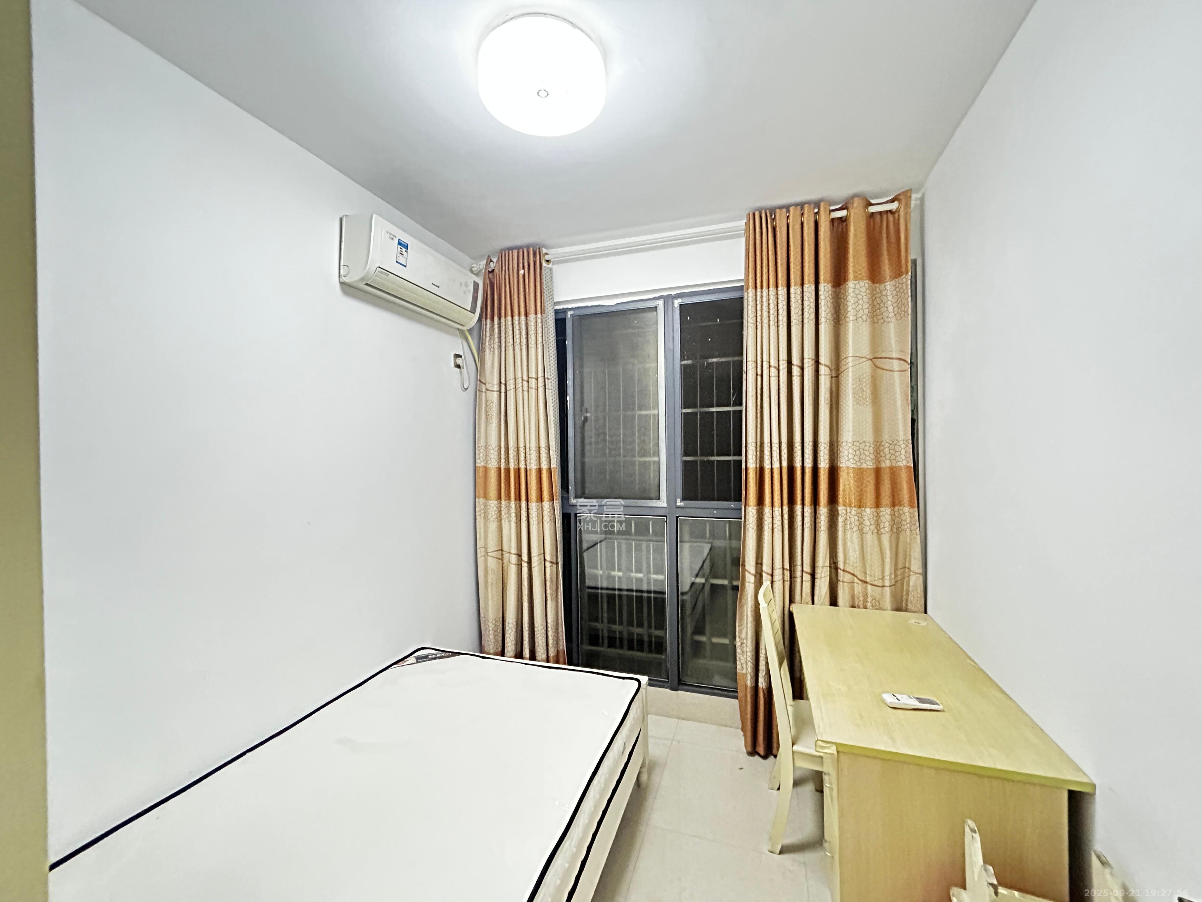 楚天世纪城东苑  4室2厅2卫    2200.0元/月室内图