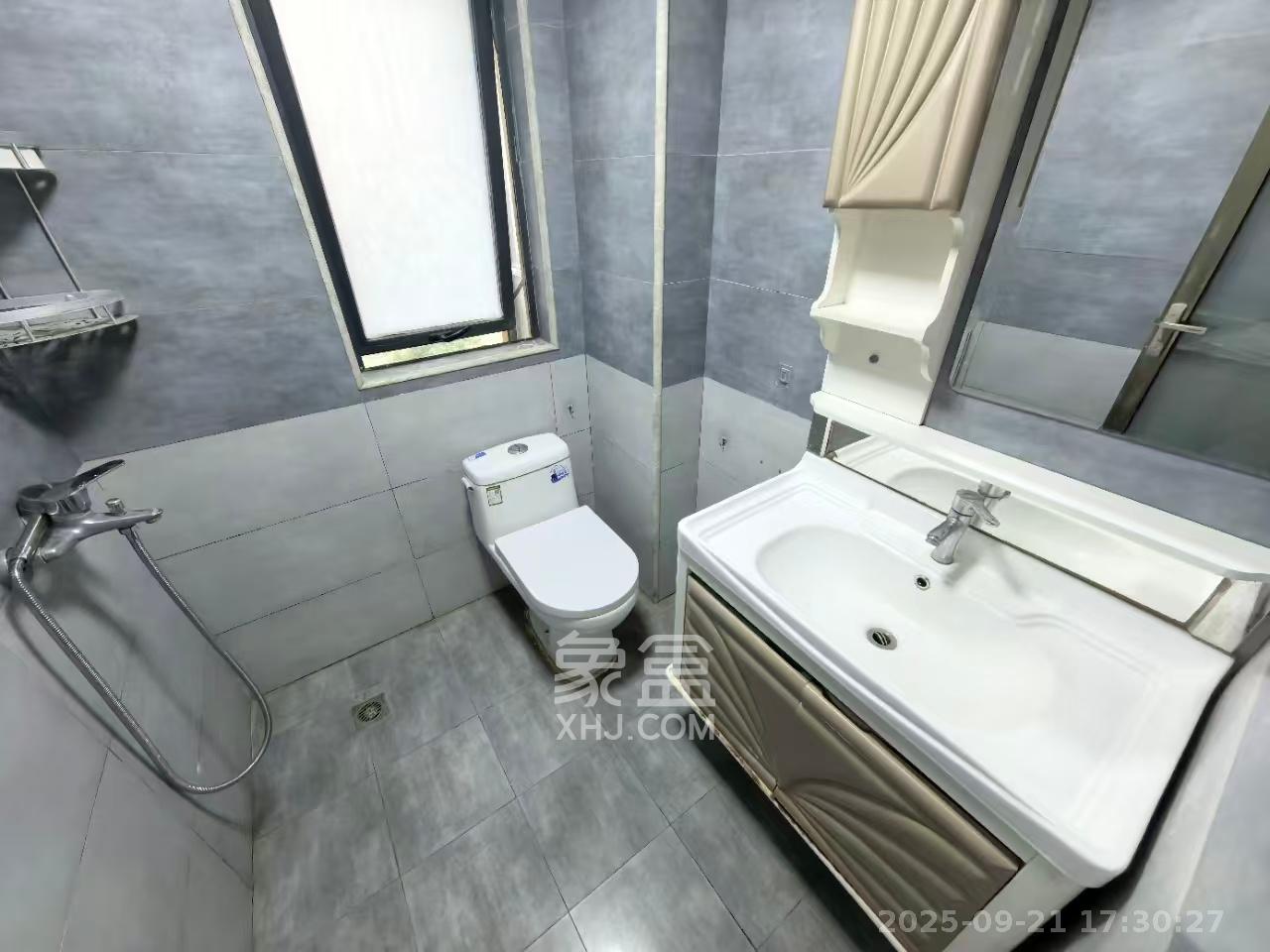 中建梅溪湖中心  3室2厅2卫    3000.0元/月室内图