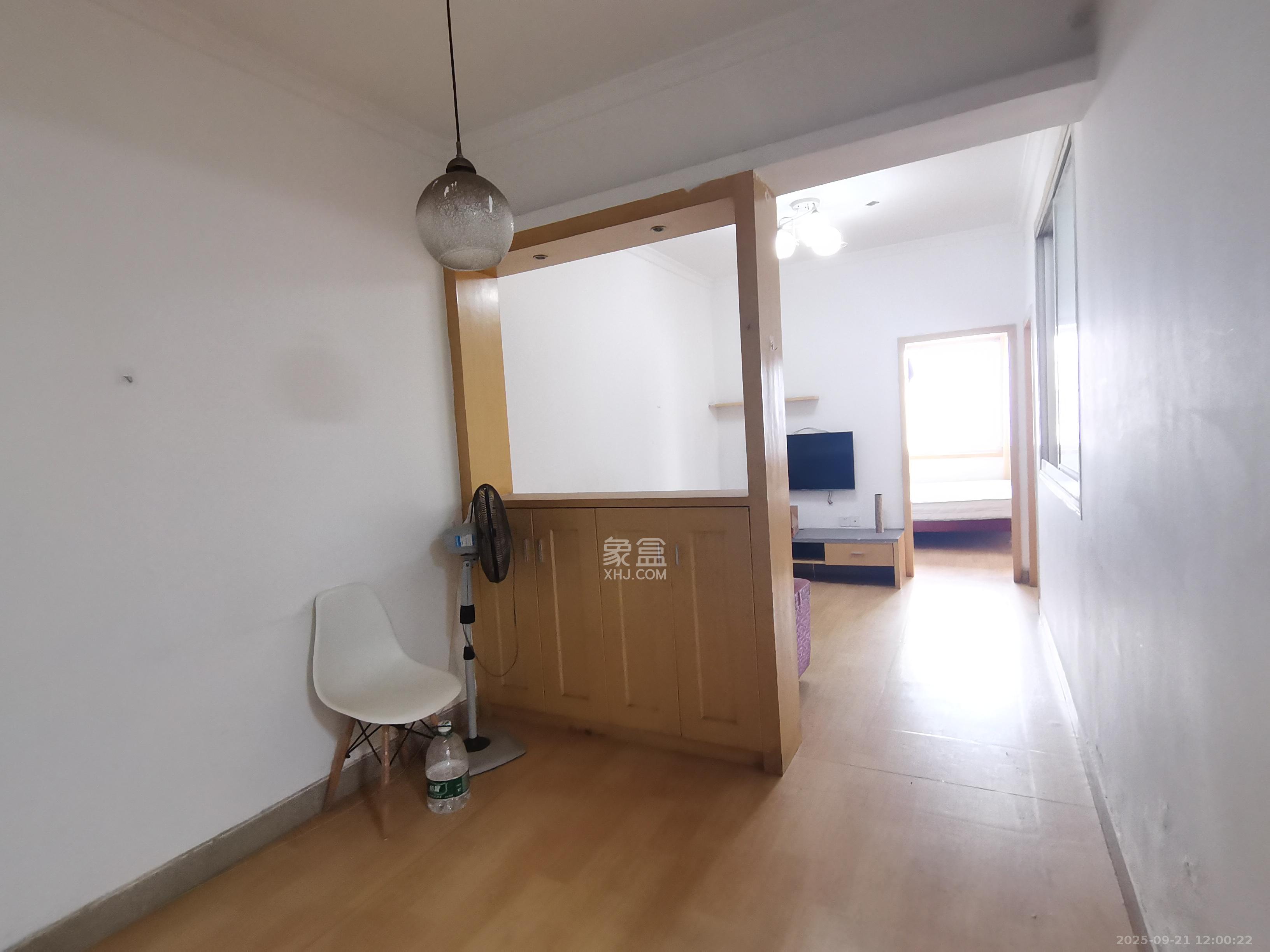 上河国际B座  2室1厅1卫    1600.0元/月室内图