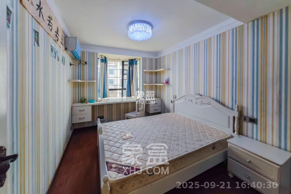 三江花中城  4室2厅2卫    3300.0元/月室内图