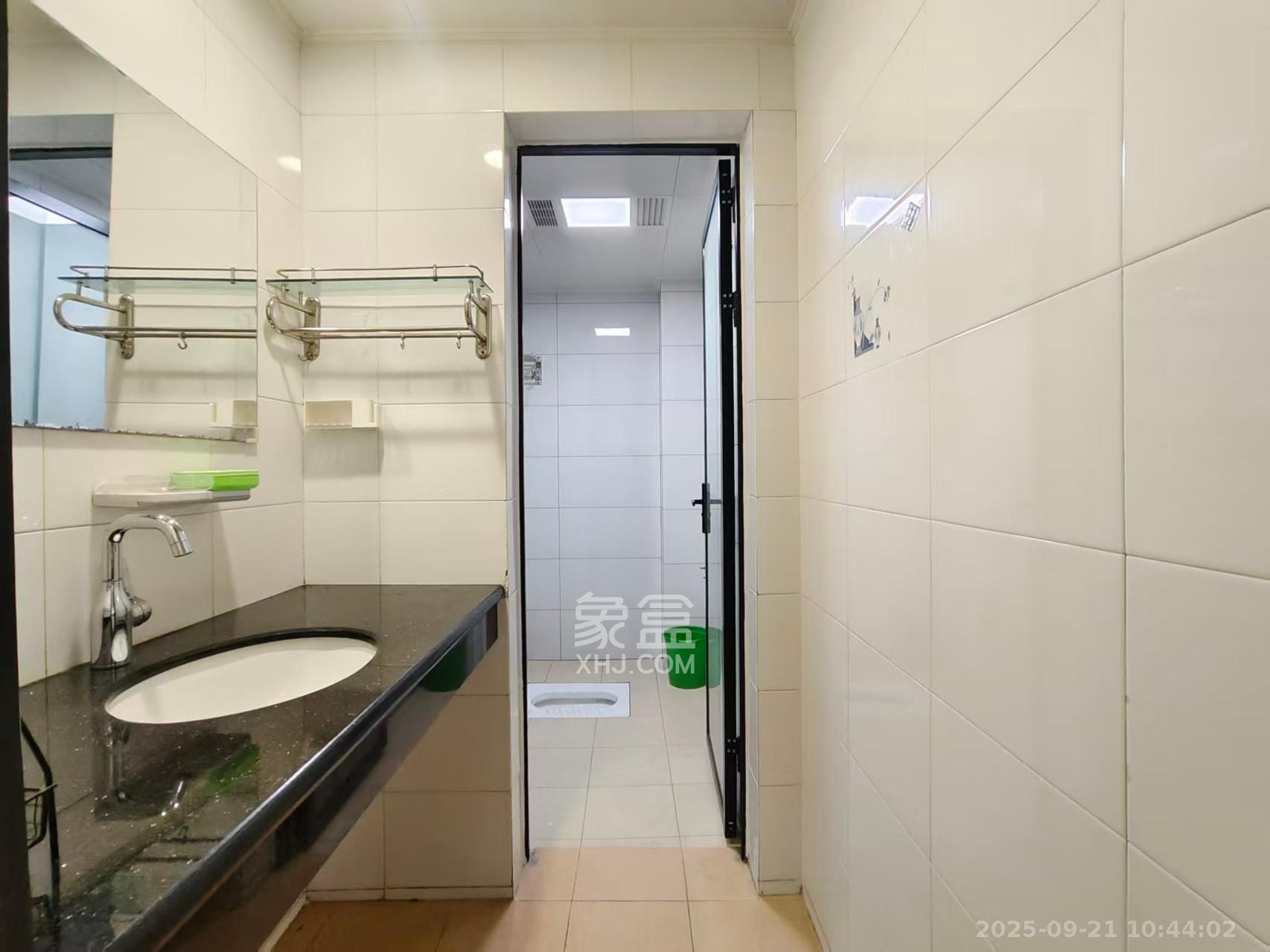 中星苑  3室2厅2卫    2300.0元/月室内图