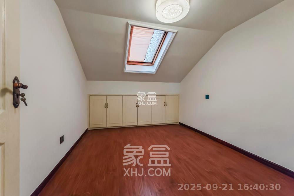 三江花中城 4室2厅2卫 3300.0元/月 三江花中城 4室2厅2卫 3300.0元/月室内图