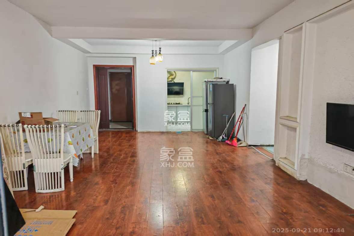 山水誉峰 4室2厅2卫 3500.0元/月 山水誉峰 4室2厅2卫 3500.0元/月室内图