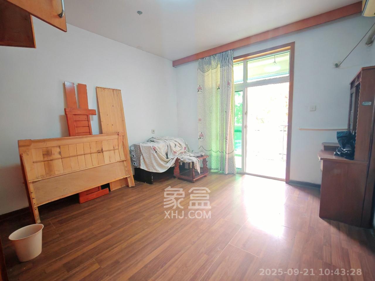 万事佳景园 4室2厅2卫 2500.0元/月 万事佳景园 4室2厅2卫 2500.0元/月室内图