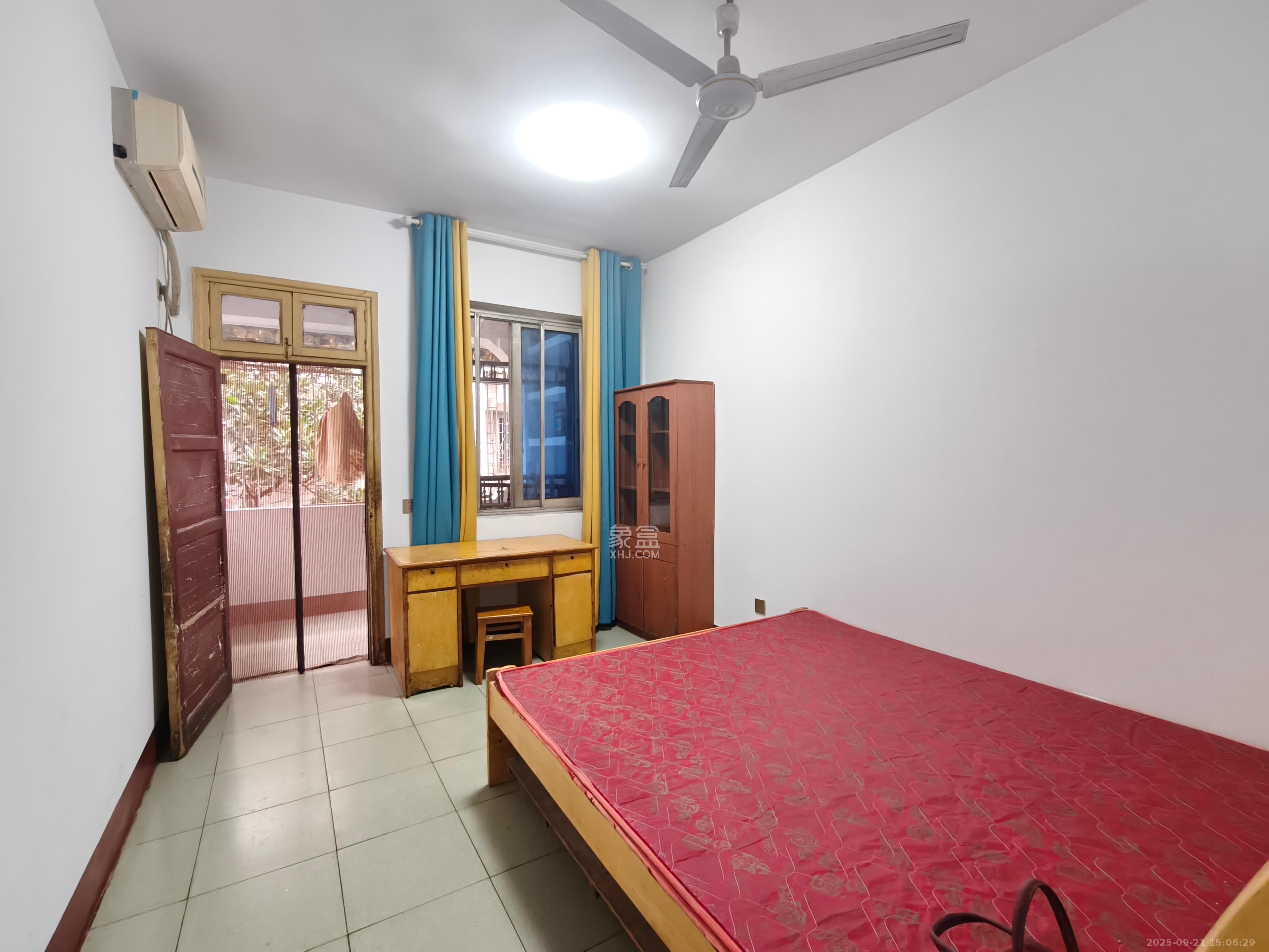 新合四组 3室2厅1卫 1500.0元/月 新合四组 3室2厅1卫 1500.0元/月室内图