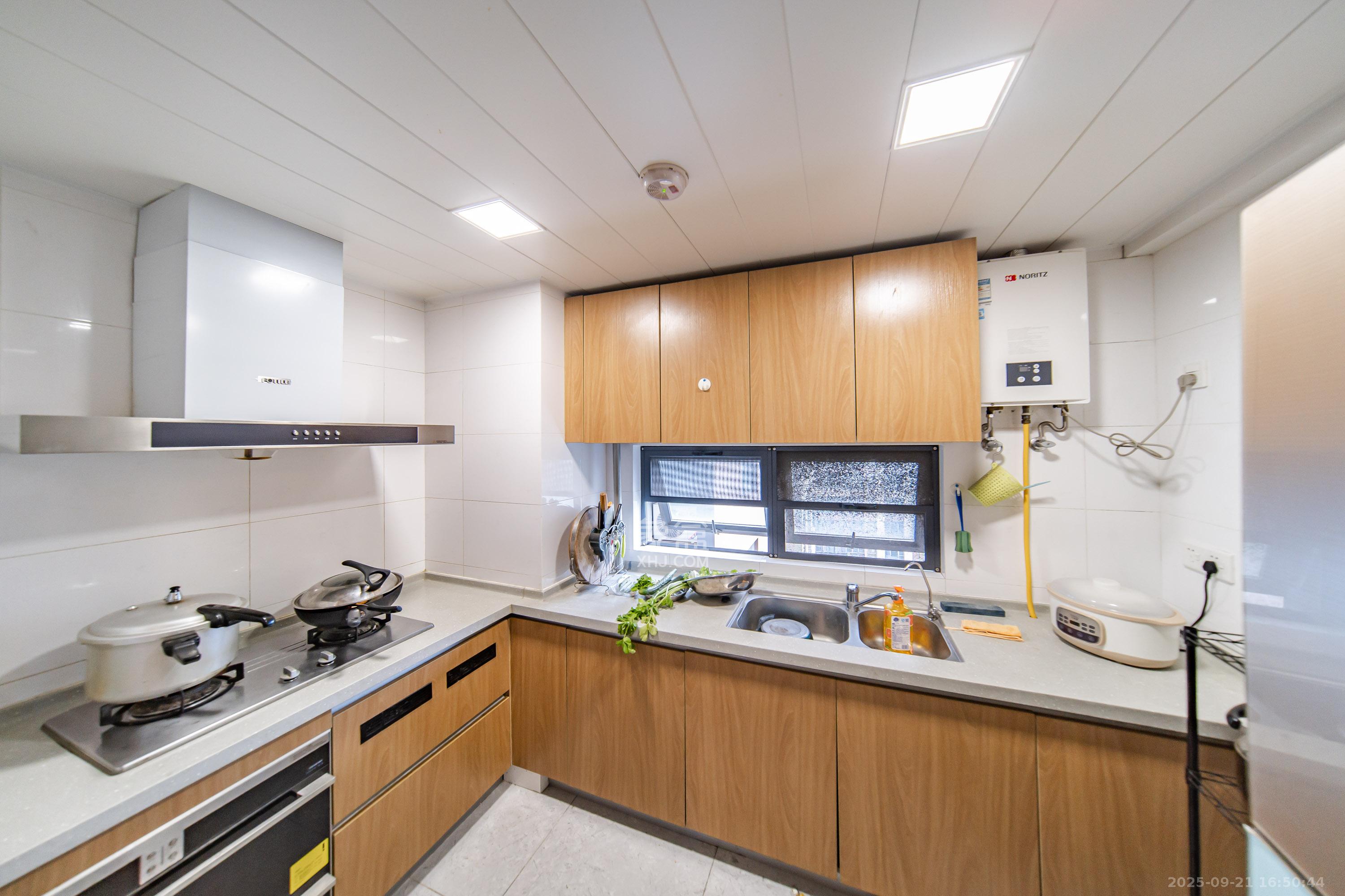 万科白鹭郡  3室2厅2卫    125.0万厨房