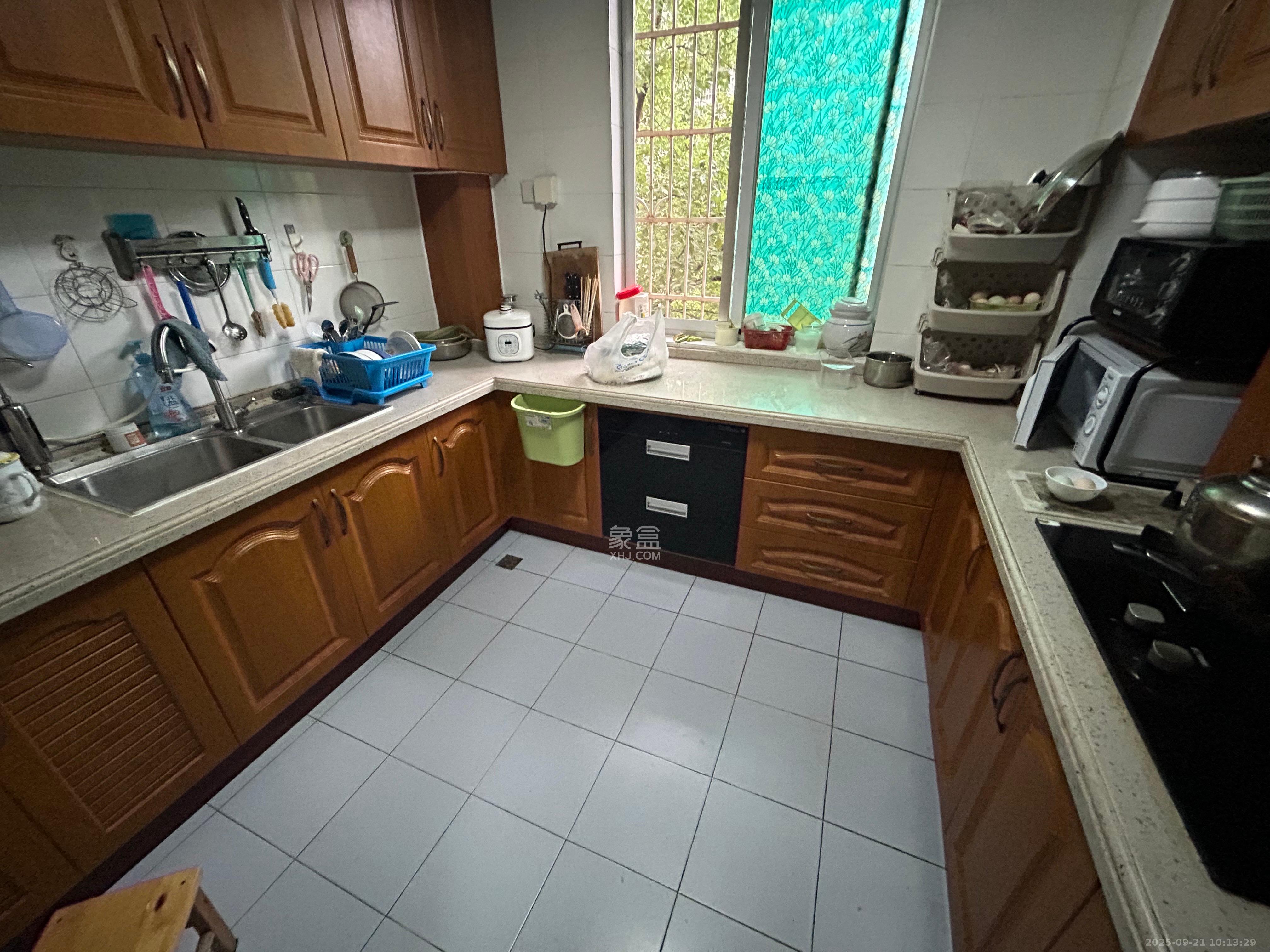 富湘园  3室2厅2卫    3000.0元/月室内图