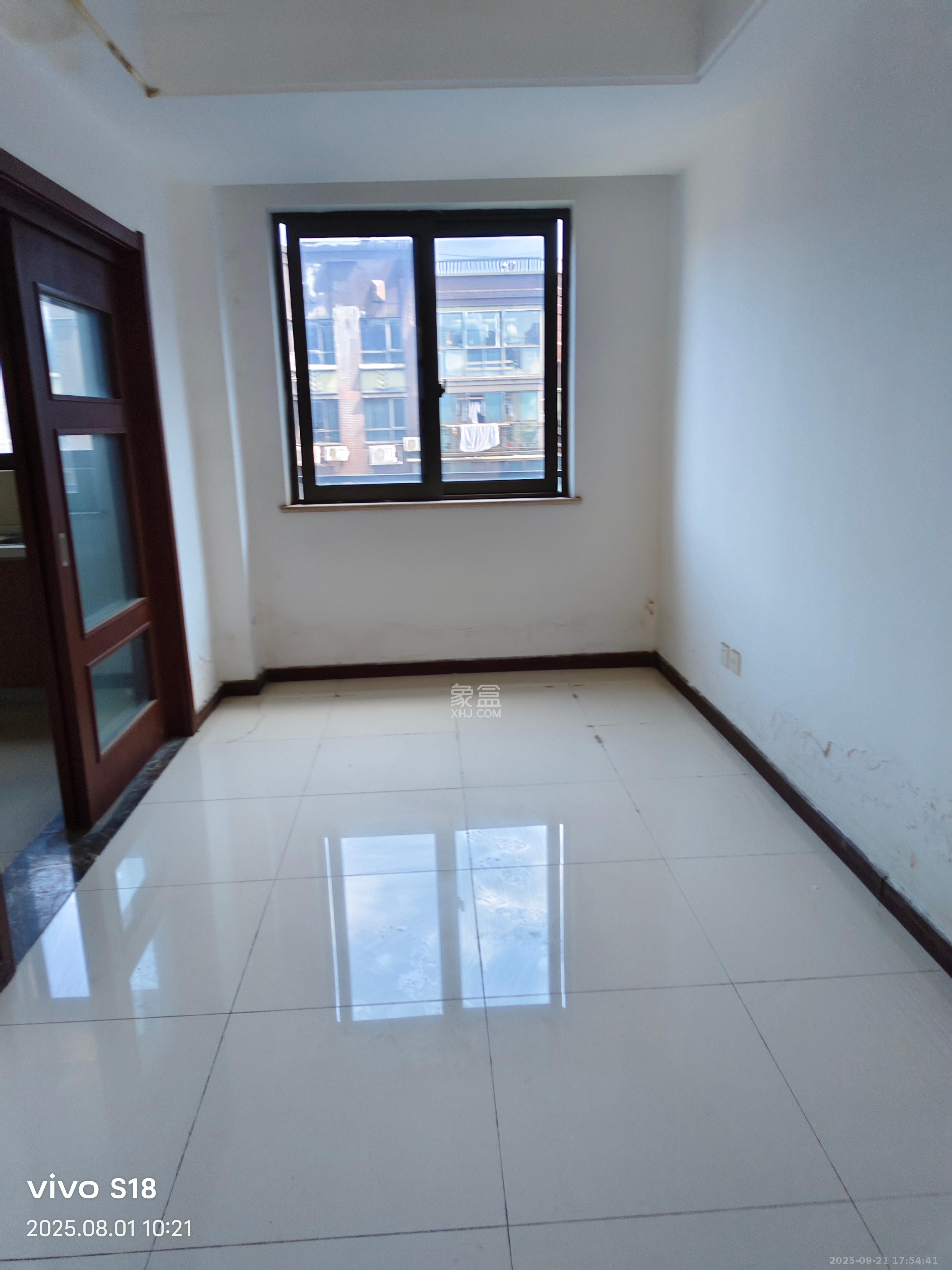 绿地公馆（绿地名邸）  3室2厅1卫    2500.0元/月室内图