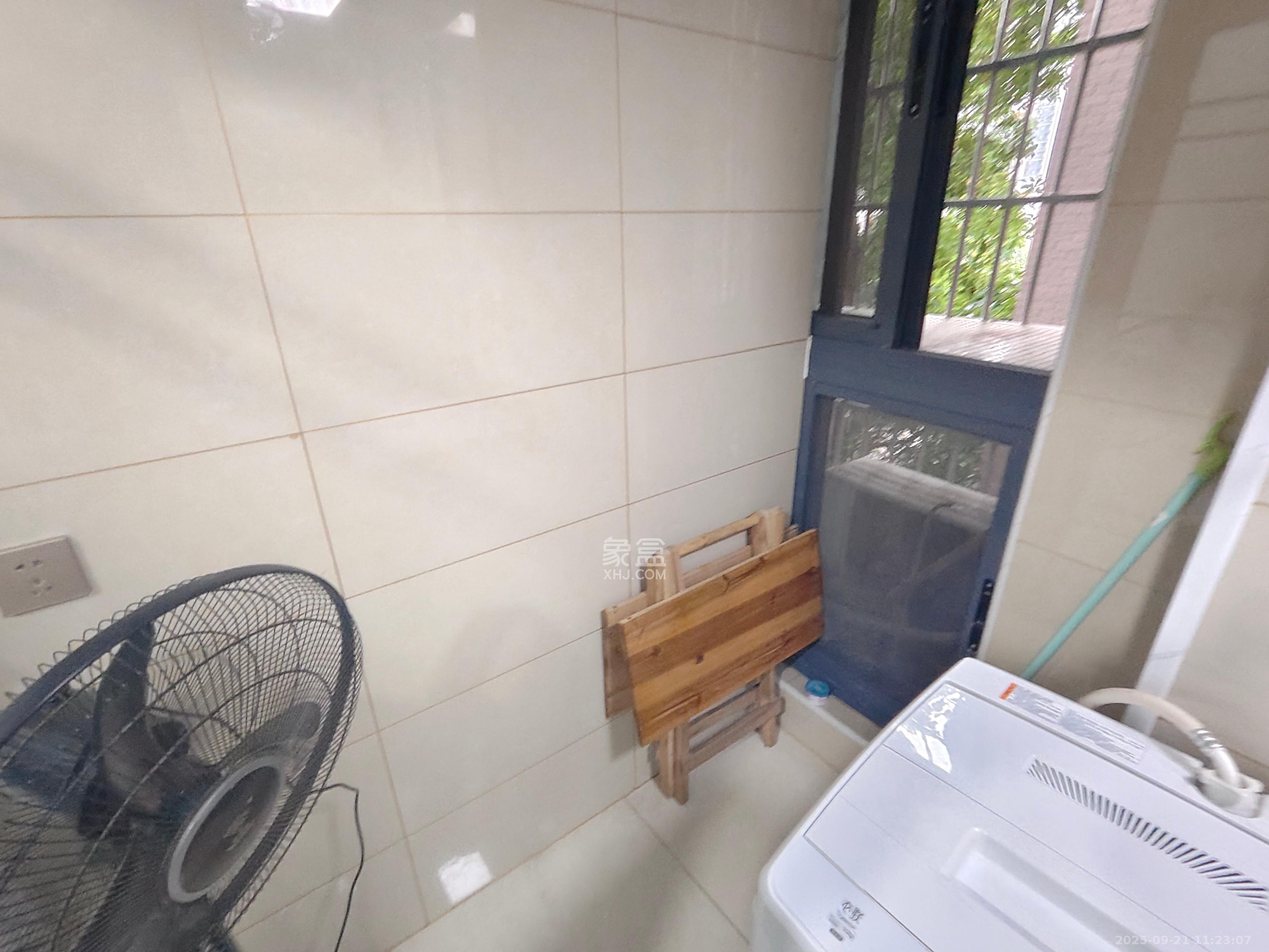 和馨园 1室1厅1卫 1000.0元/月 和馨园 1室1厅1卫 1000.0元/月室内图