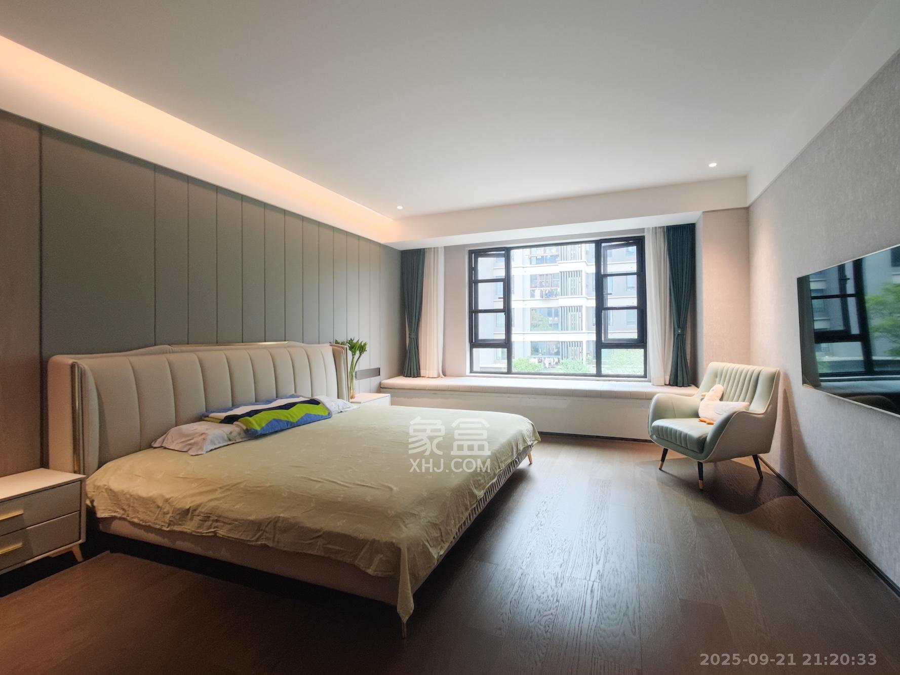 印湘山  4室2厅2卫    318.0万卧室