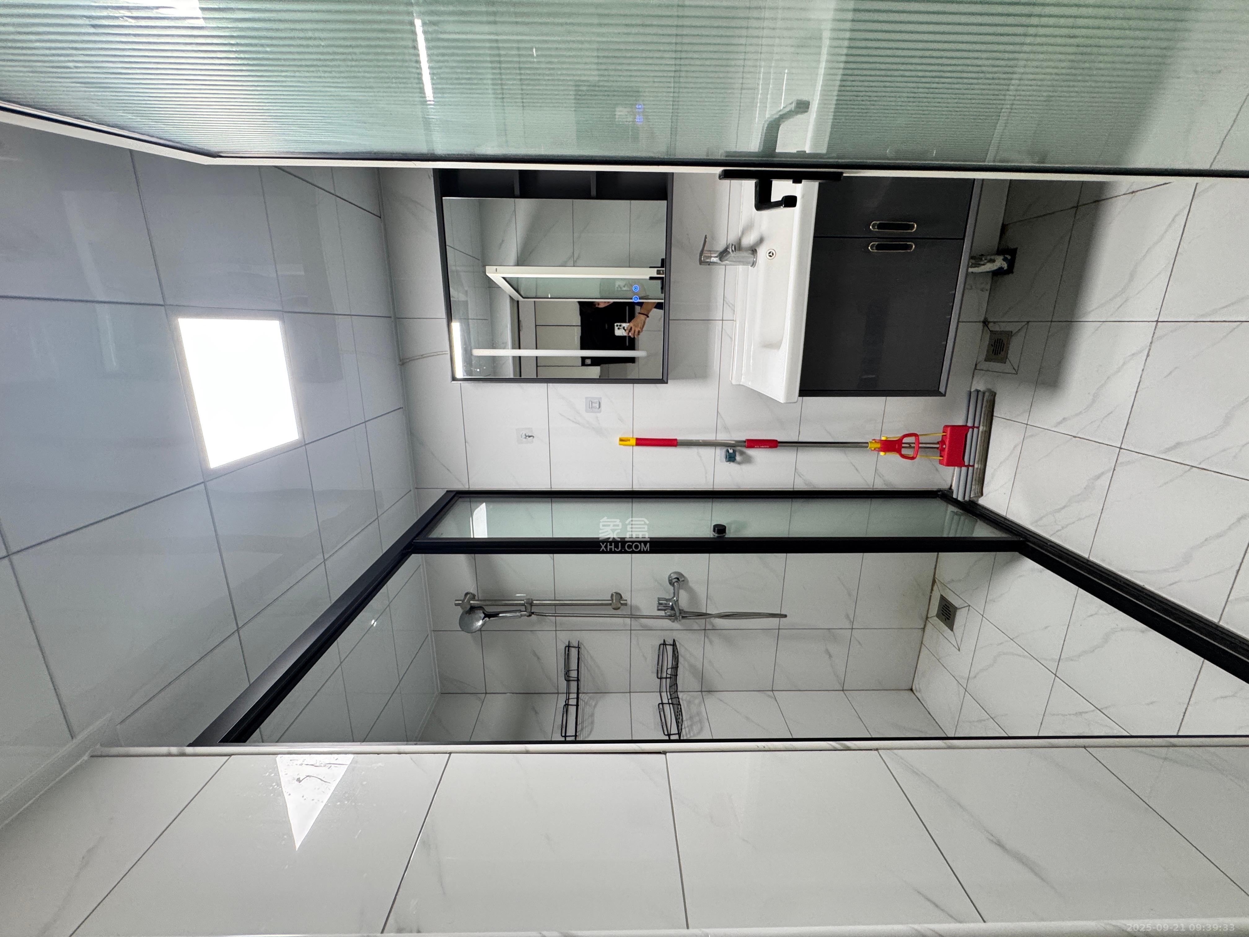 藏珑湖上公馆  1室1厅1卫    2200.0元/月室内图