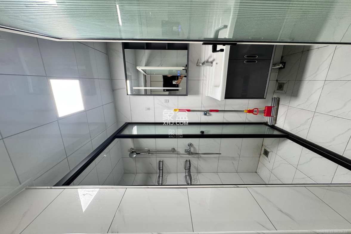 藏珑湖上公馆 1室1厅1卫 2200.0元/月 藏珑湖上公馆 1室1厅1卫 2200.0元/月室内图