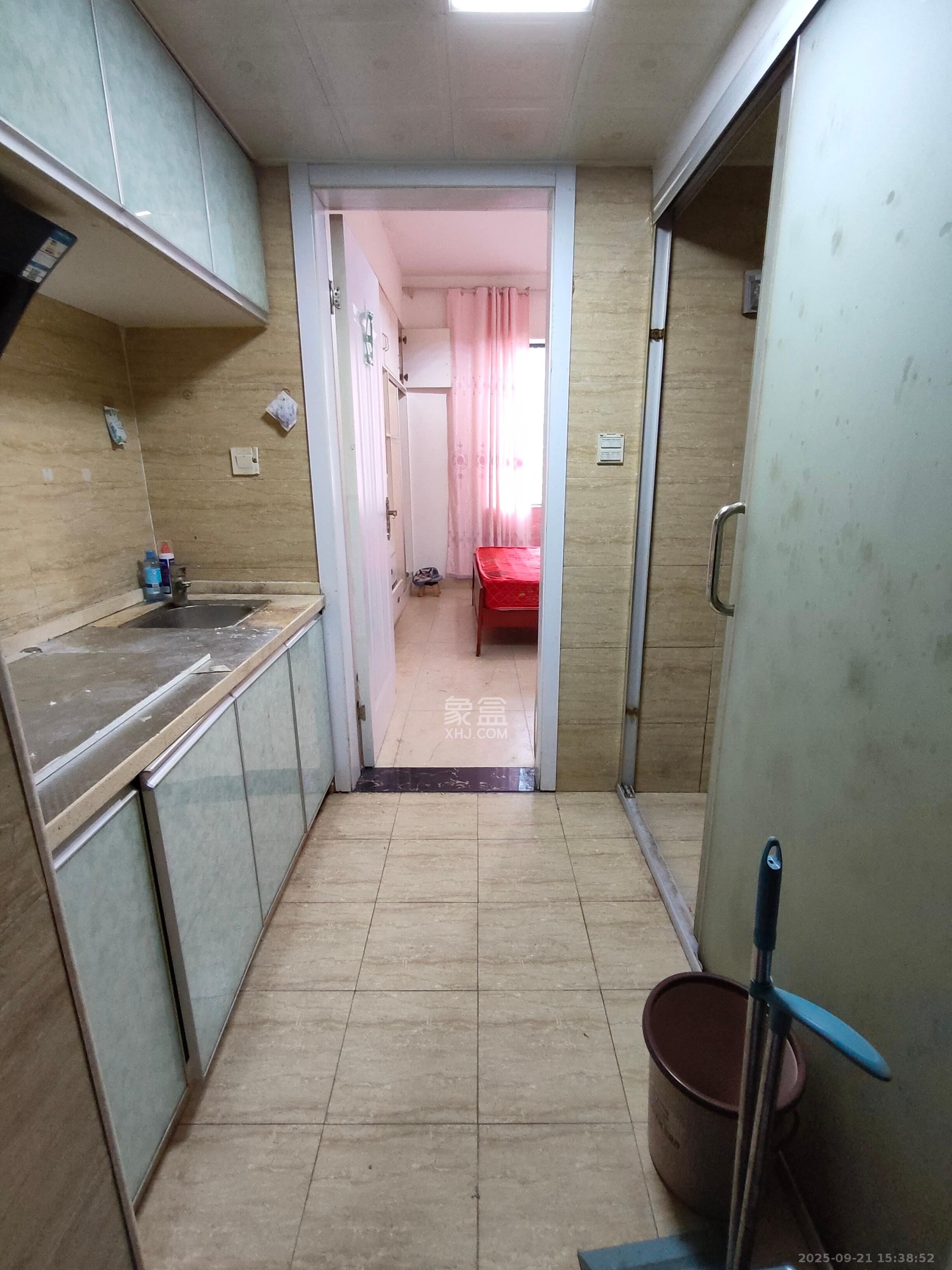 中欣楚天雅郡 1室2厅2卫 700.0元/月 中欣楚天雅郡 1室2厅2卫 700.0元/月室内图