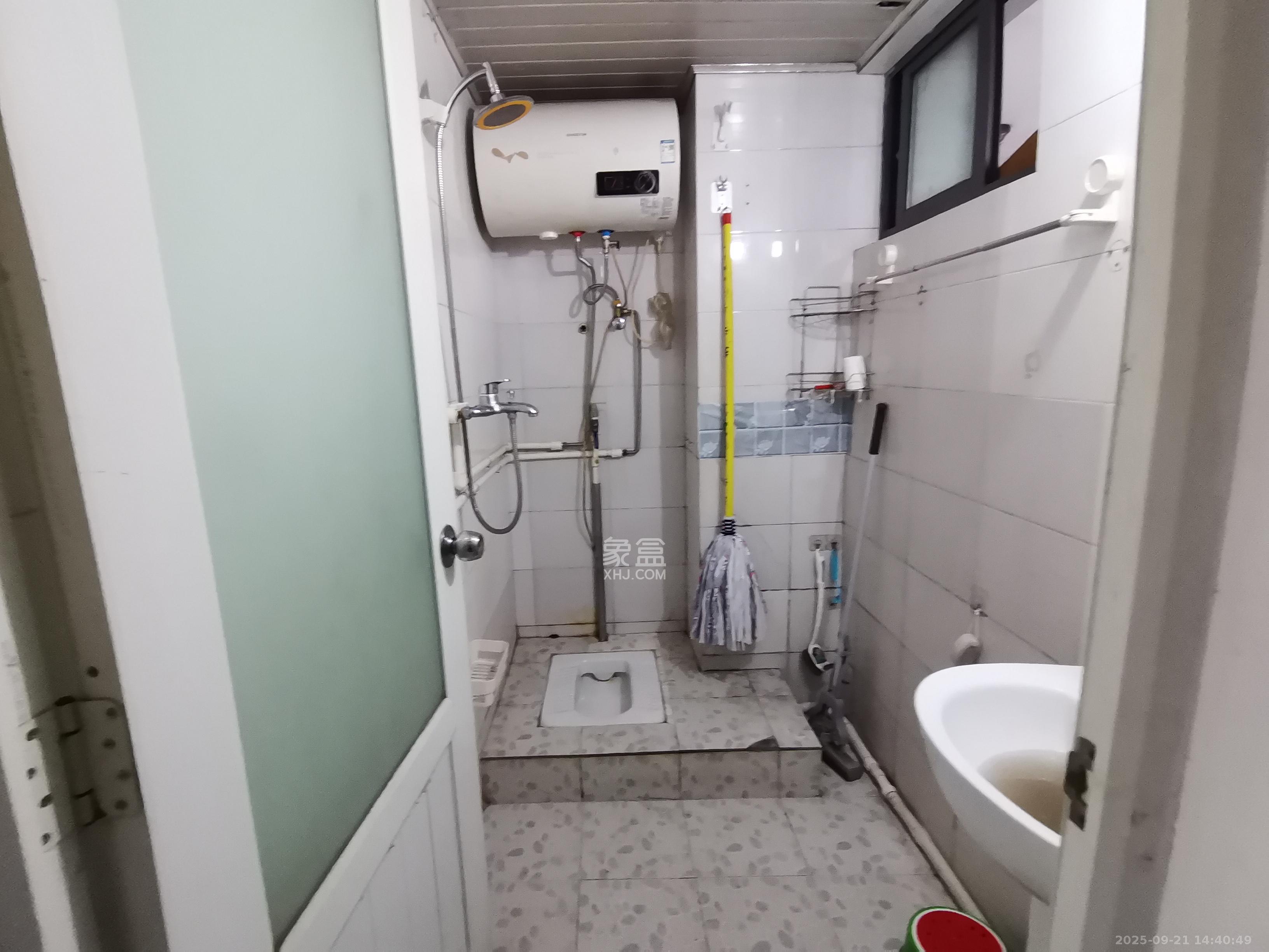 阳光100二期  1室1厅1卫    1200.0元/月室内图