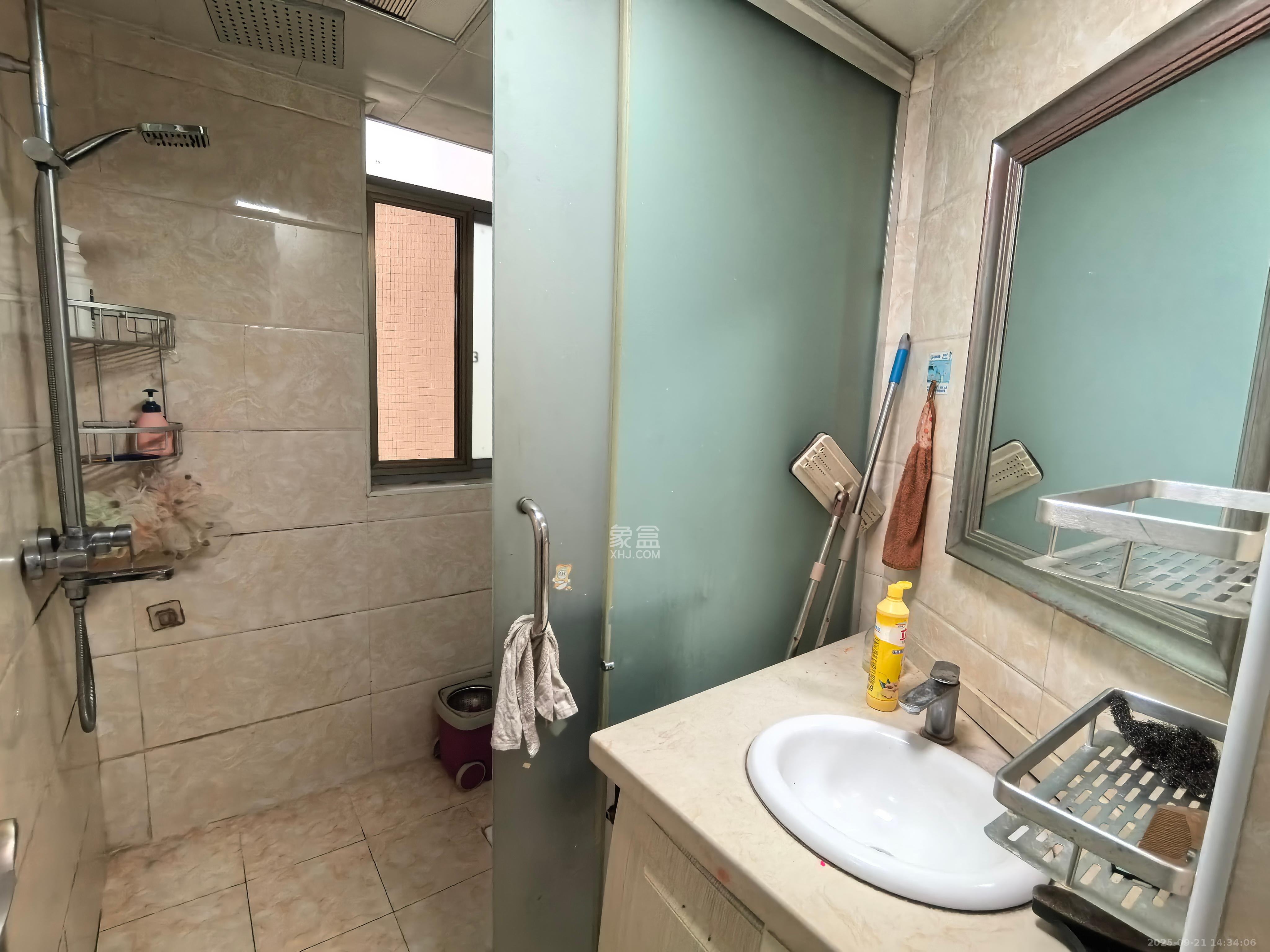 钱隆世家  2室1厅1卫    2000.0元/月室内图