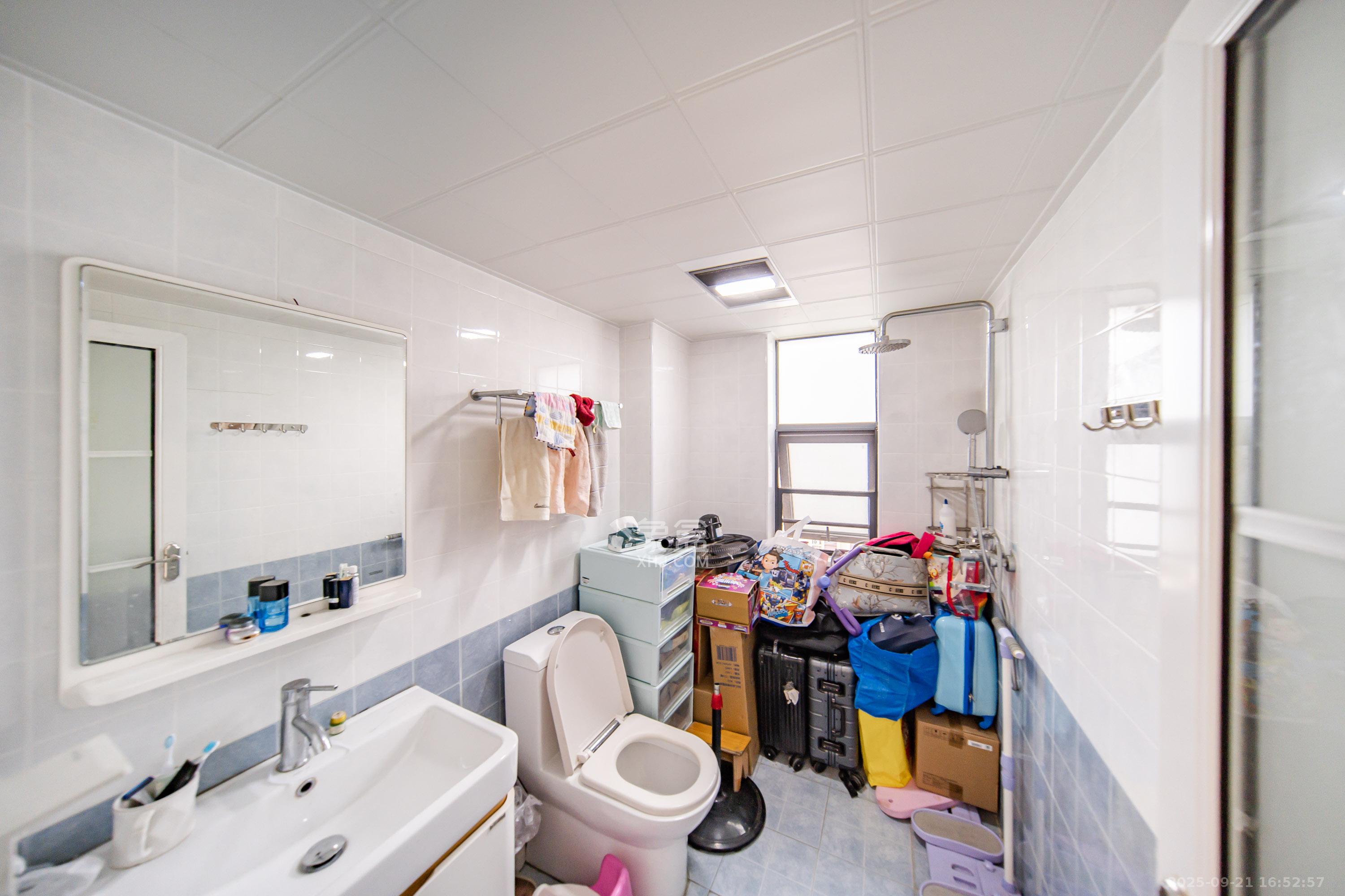 兰亭湾畔  3室2厅2卫    119.0万卫生间