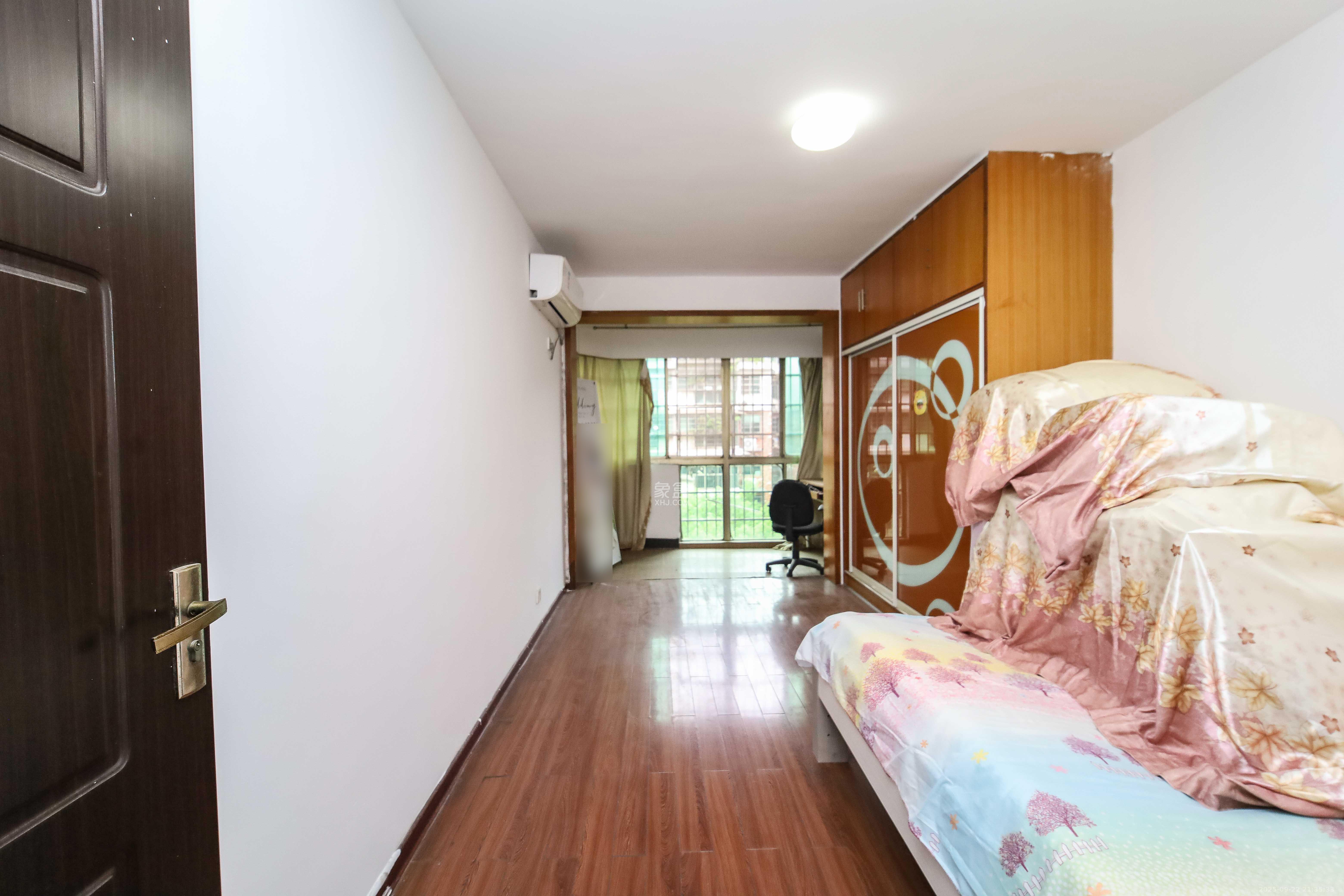 鑫湘佳园  2室2厅2卫    49.8万卧室