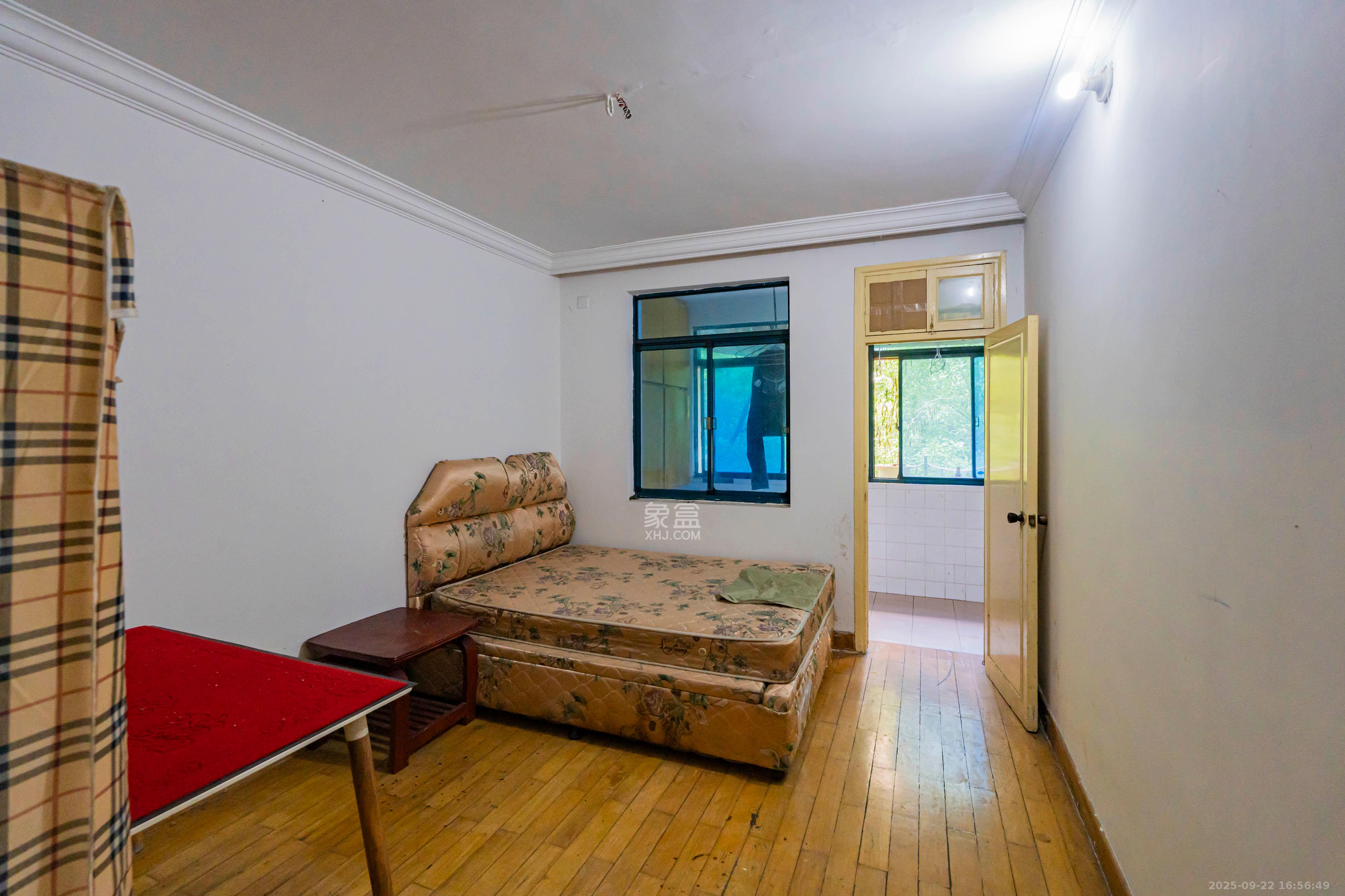 四方坪教师村  3室2厅1卫    52.0万卧室