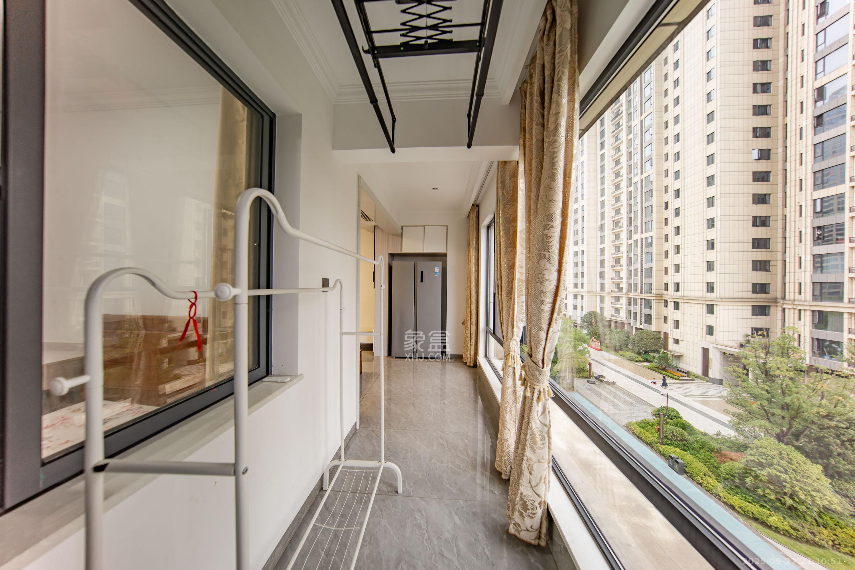 建投象山国际 3室2厅2卫 120.0万 建投象山国际 3室2厅2卫 120.0万阳台