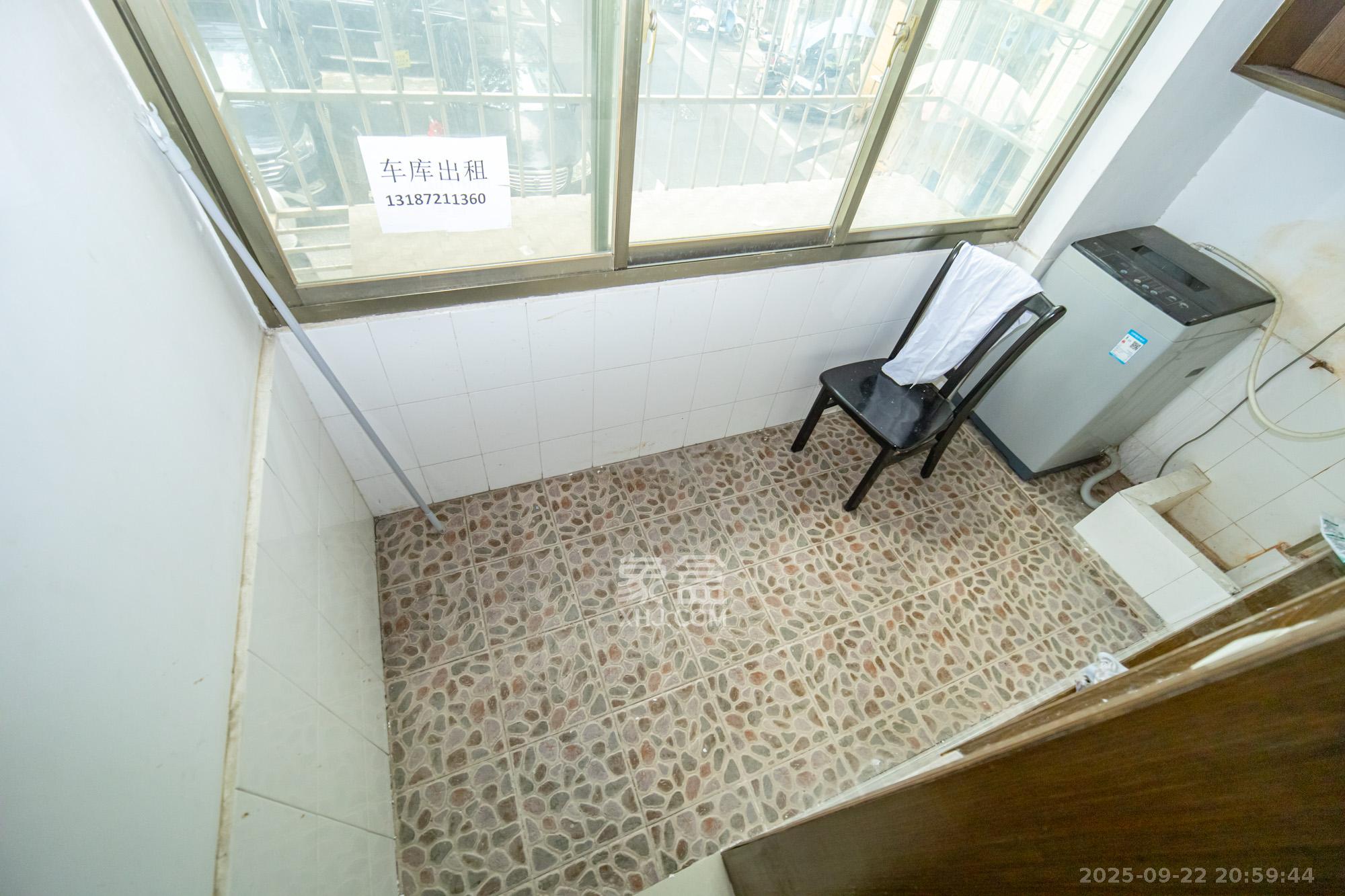 天星家园 4室2厅1卫 68.8万 天星家园 4室2厅1卫 68.8万阳台