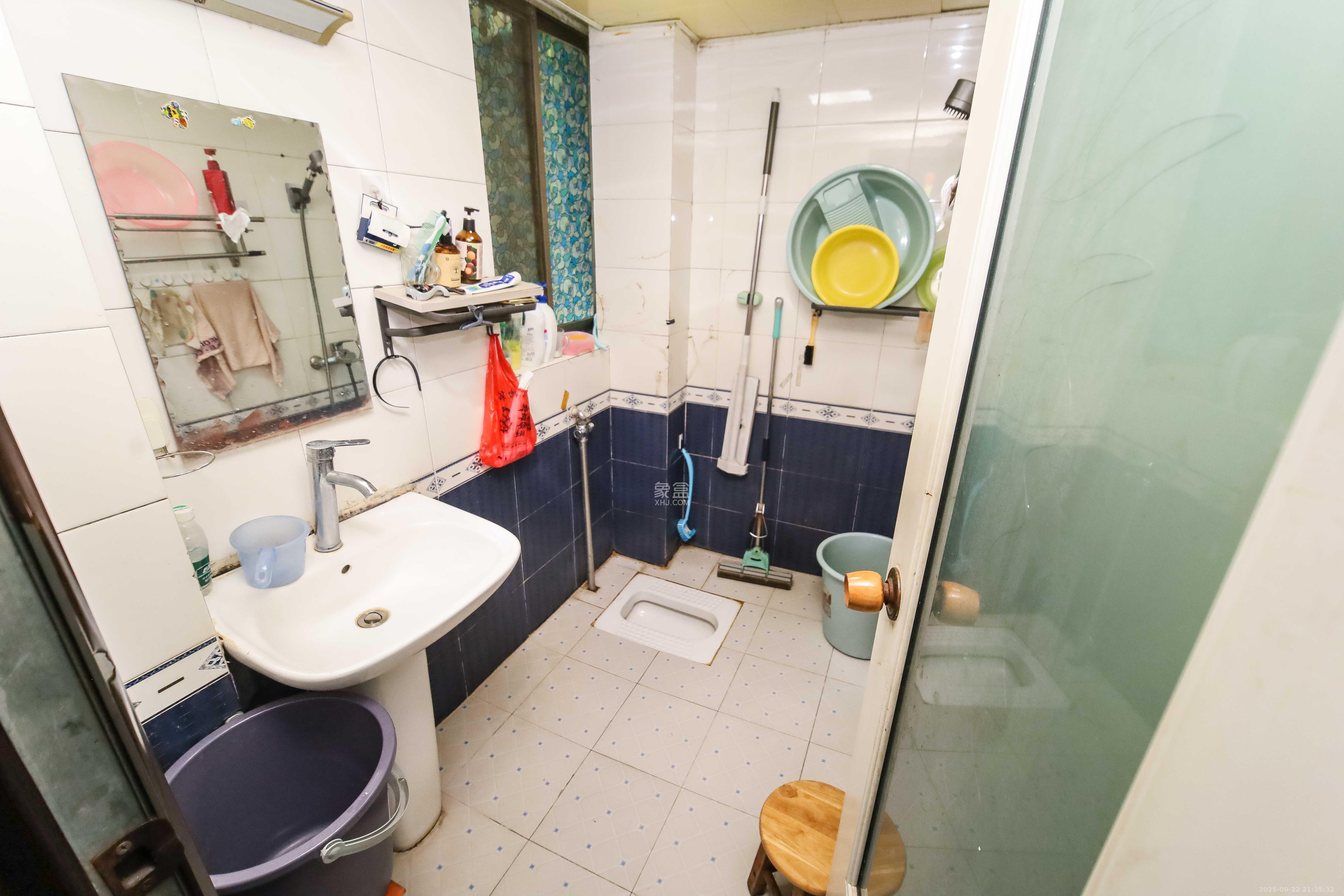 鑫湘佳园 2室2厅2卫 49.8万 鑫湘佳园 2室2厅2卫 49.8万卫生间