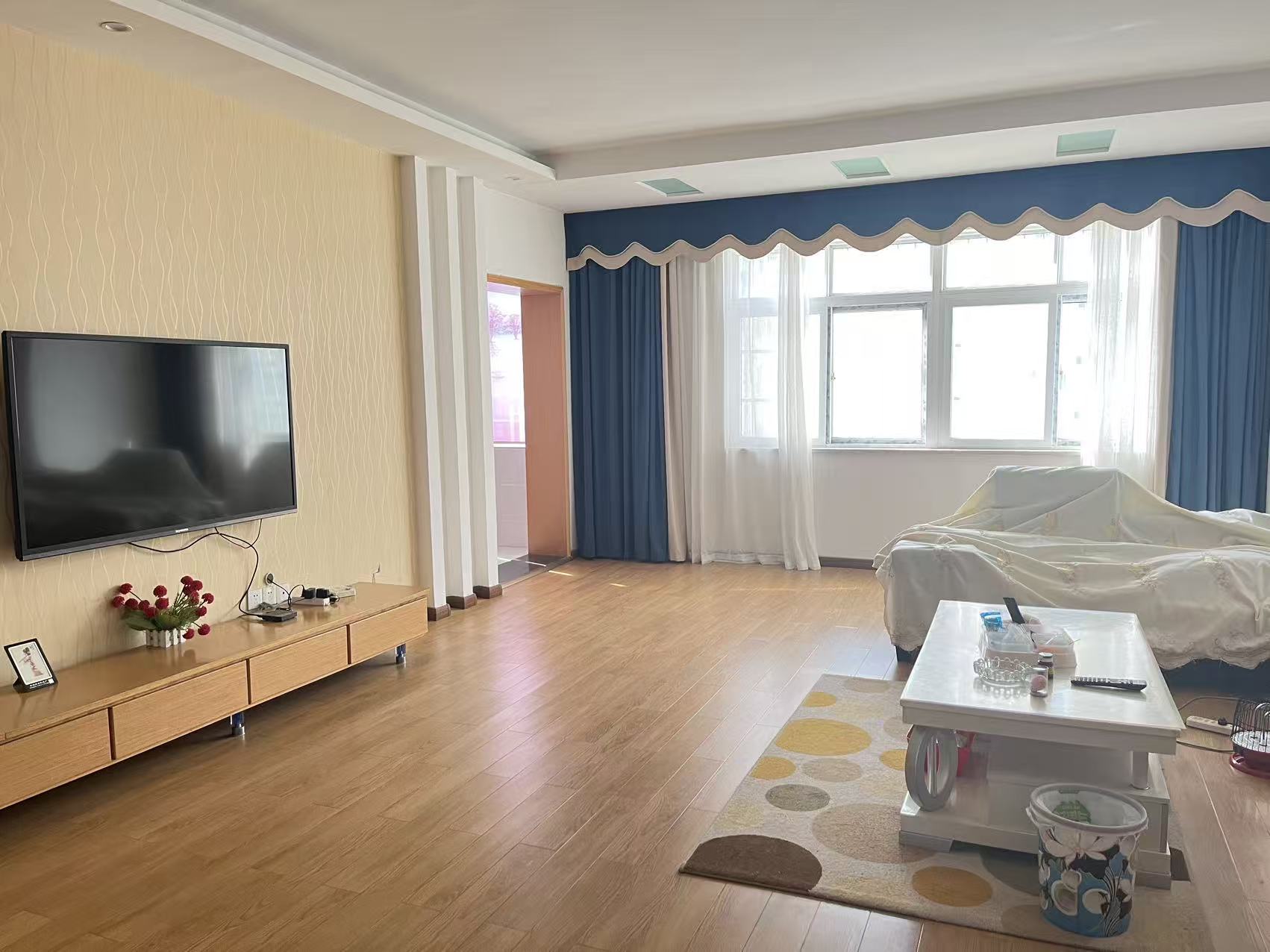 新和香江城(香江城)  3室2厅2卫    1500.0元/月 新和香江城(香江城)  3室2厅2卫    1500.0元/月