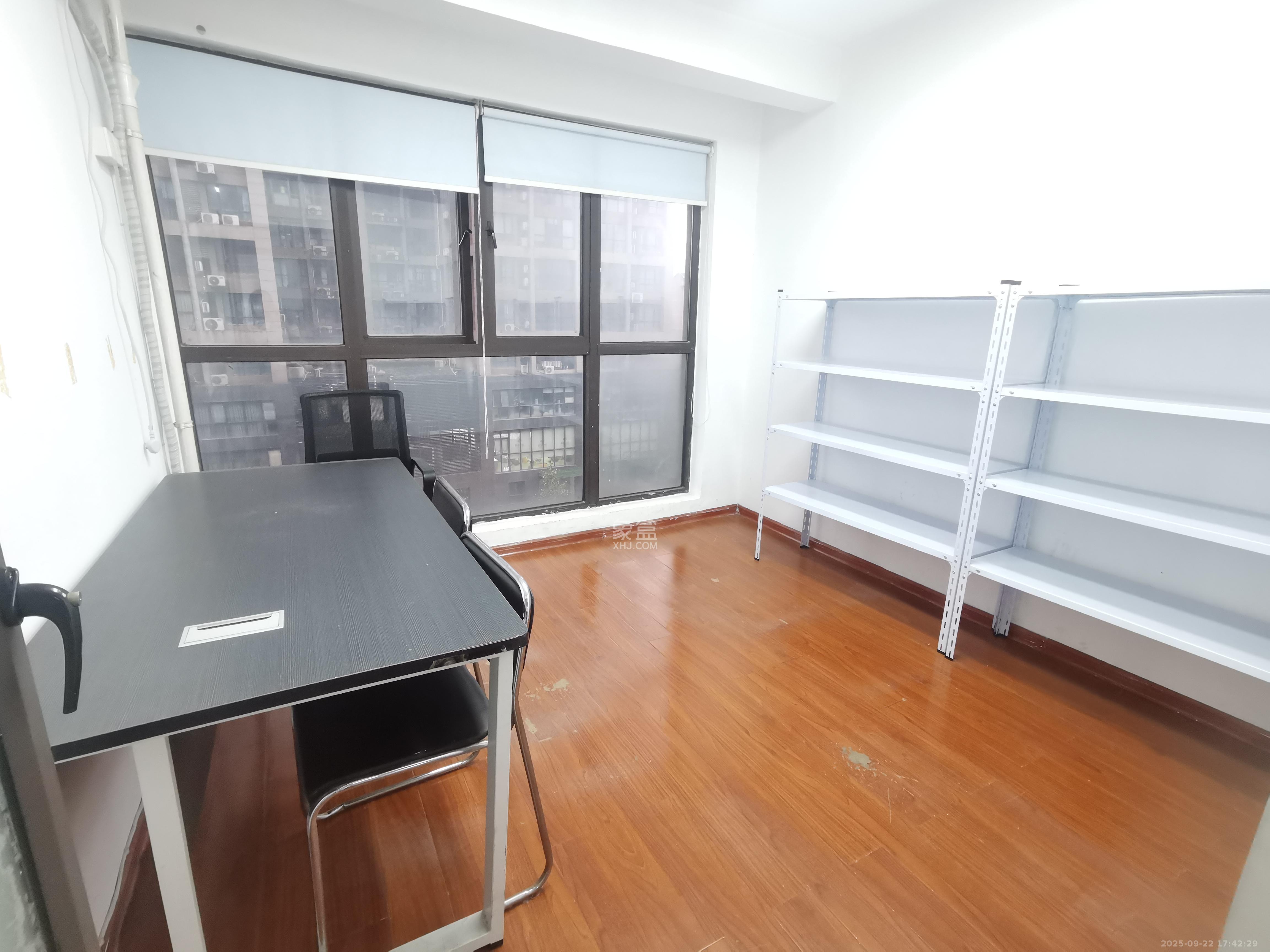 湘腾城市广场  3室2厅1卫    3500.0元/月室内图