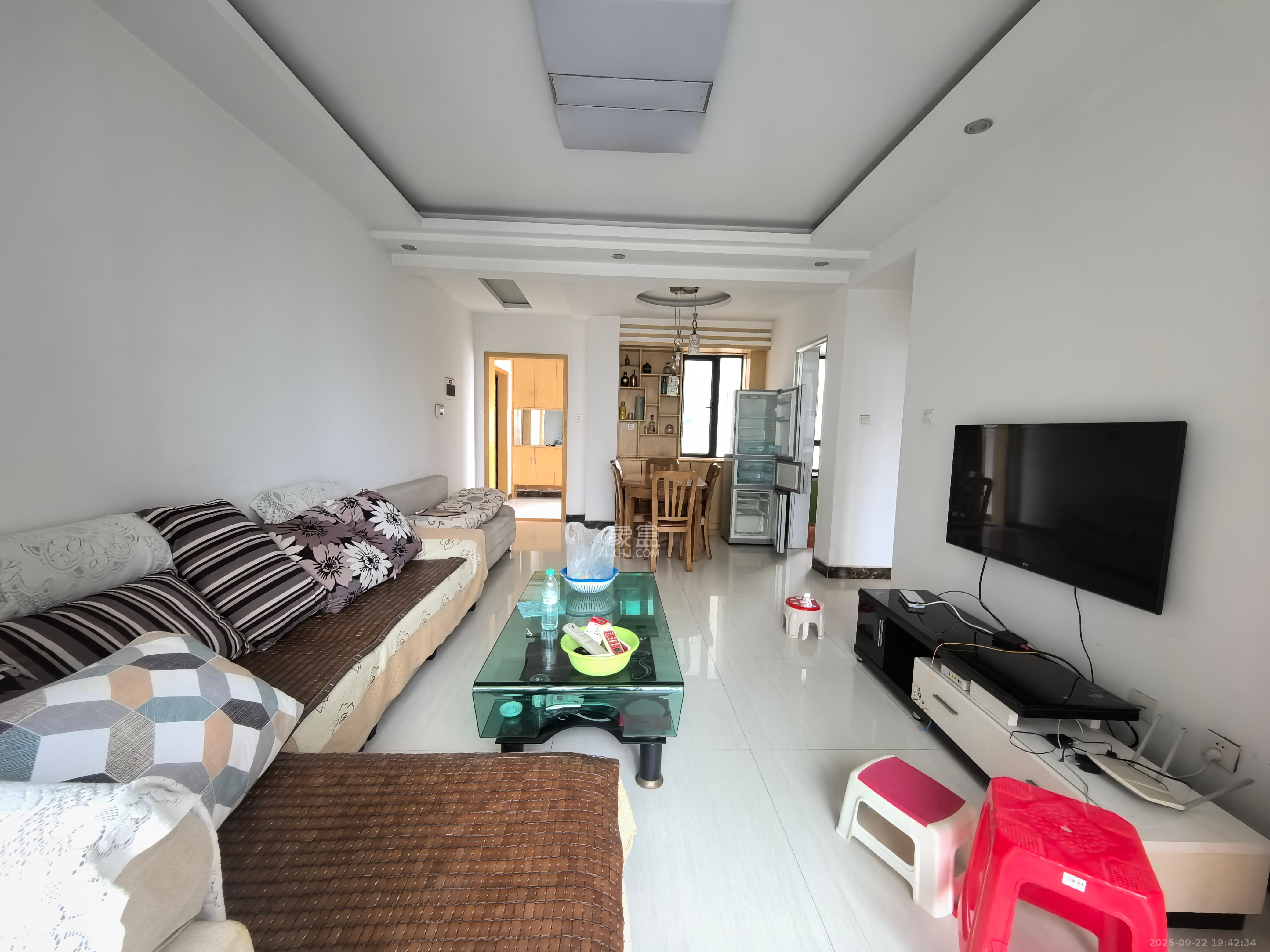 莱茵城 3室2厅1卫 2000.0元/月 莱茵城 3室2厅1卫 2000.0元/月室内图