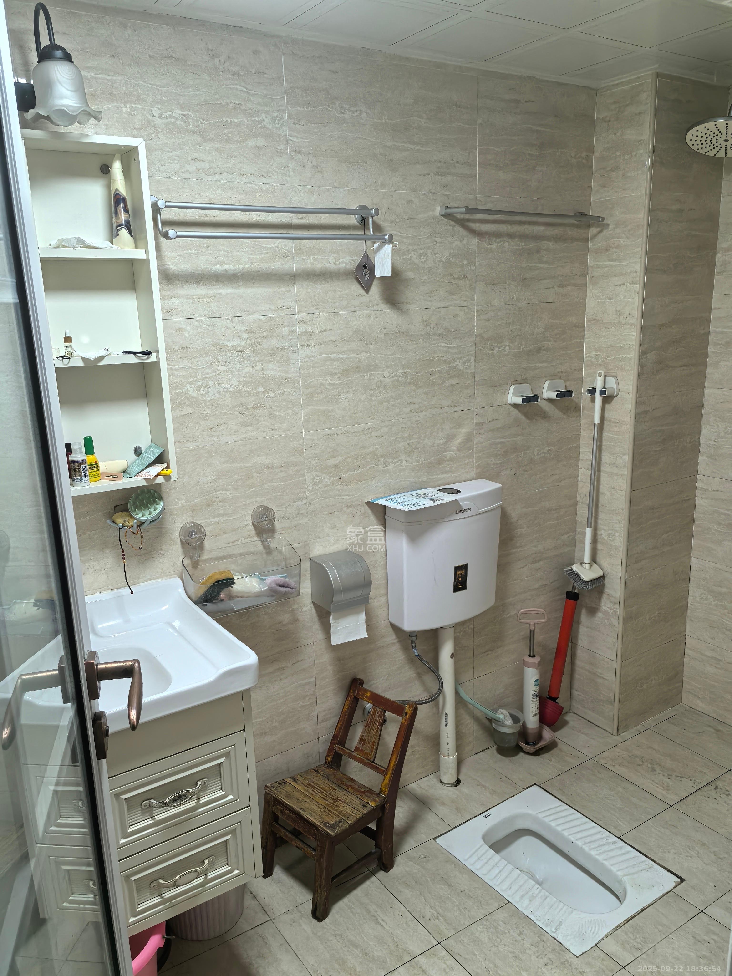 协信星澜汇  1室2厅3卫    3000.0元/月室内图