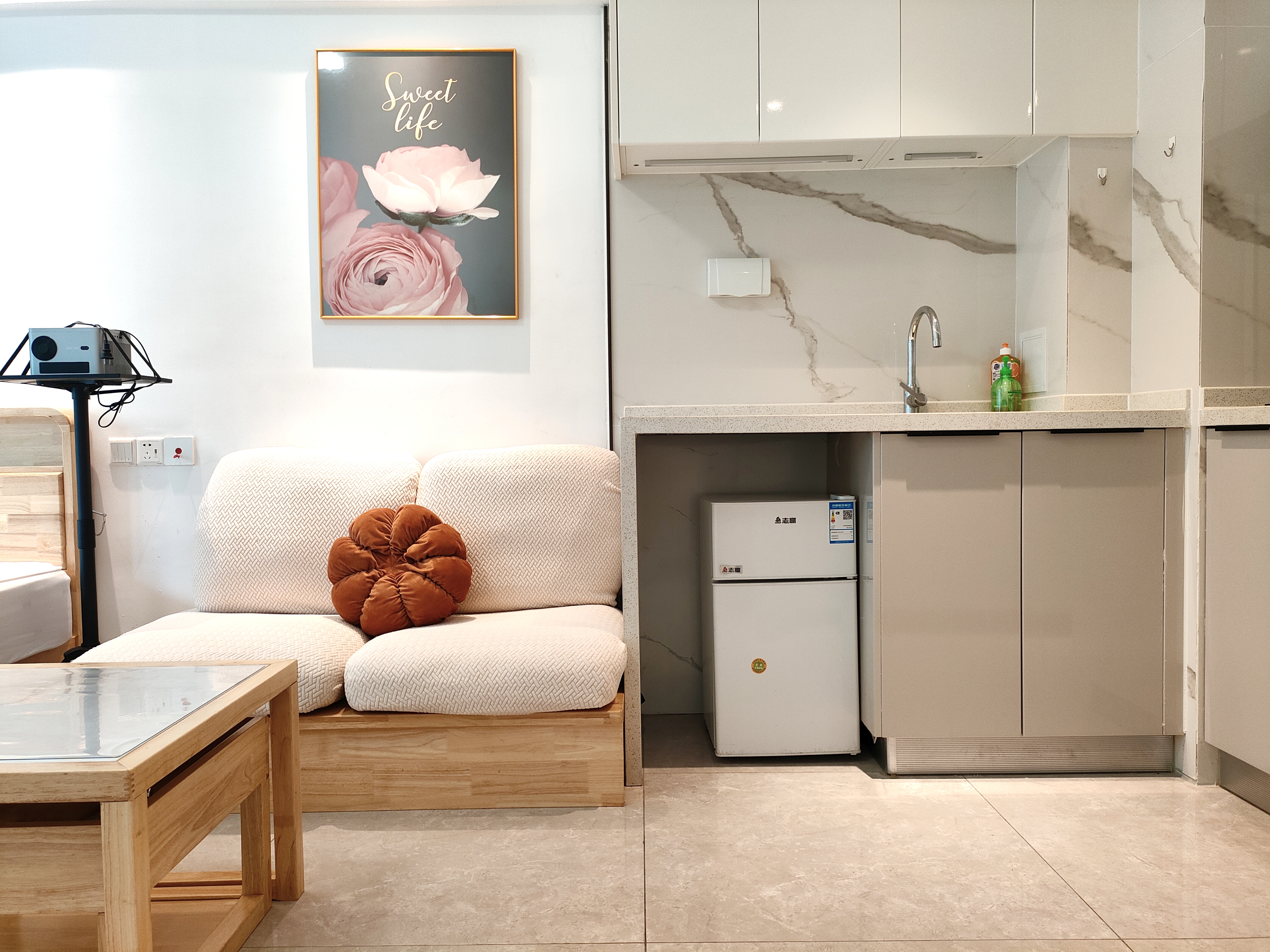 龙湖光年  1室0厅0卫    2000.0元/月室内图