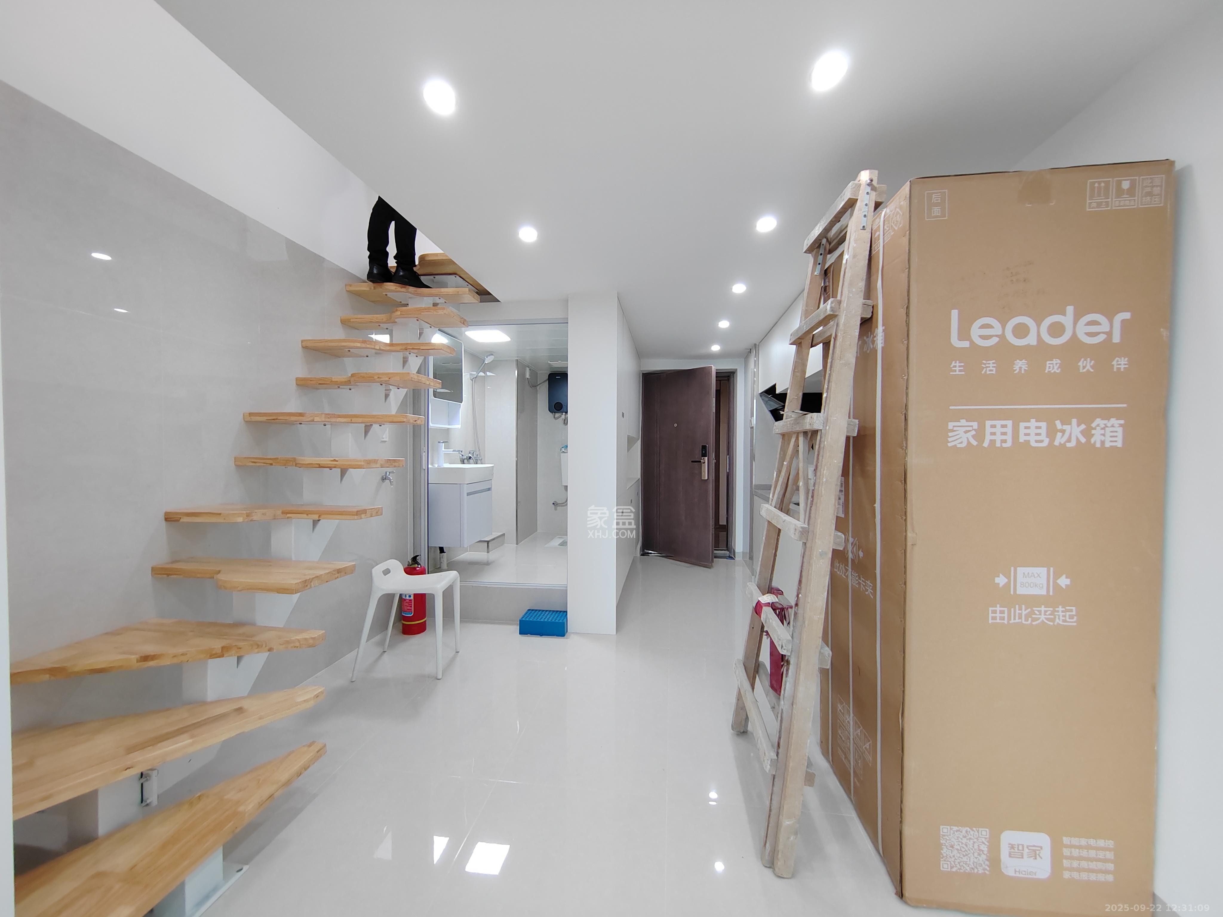 卓越中寰 1室0厅0卫 2400.0元/月 卓越中寰 1室0厅0卫 2400.0元/月室内图