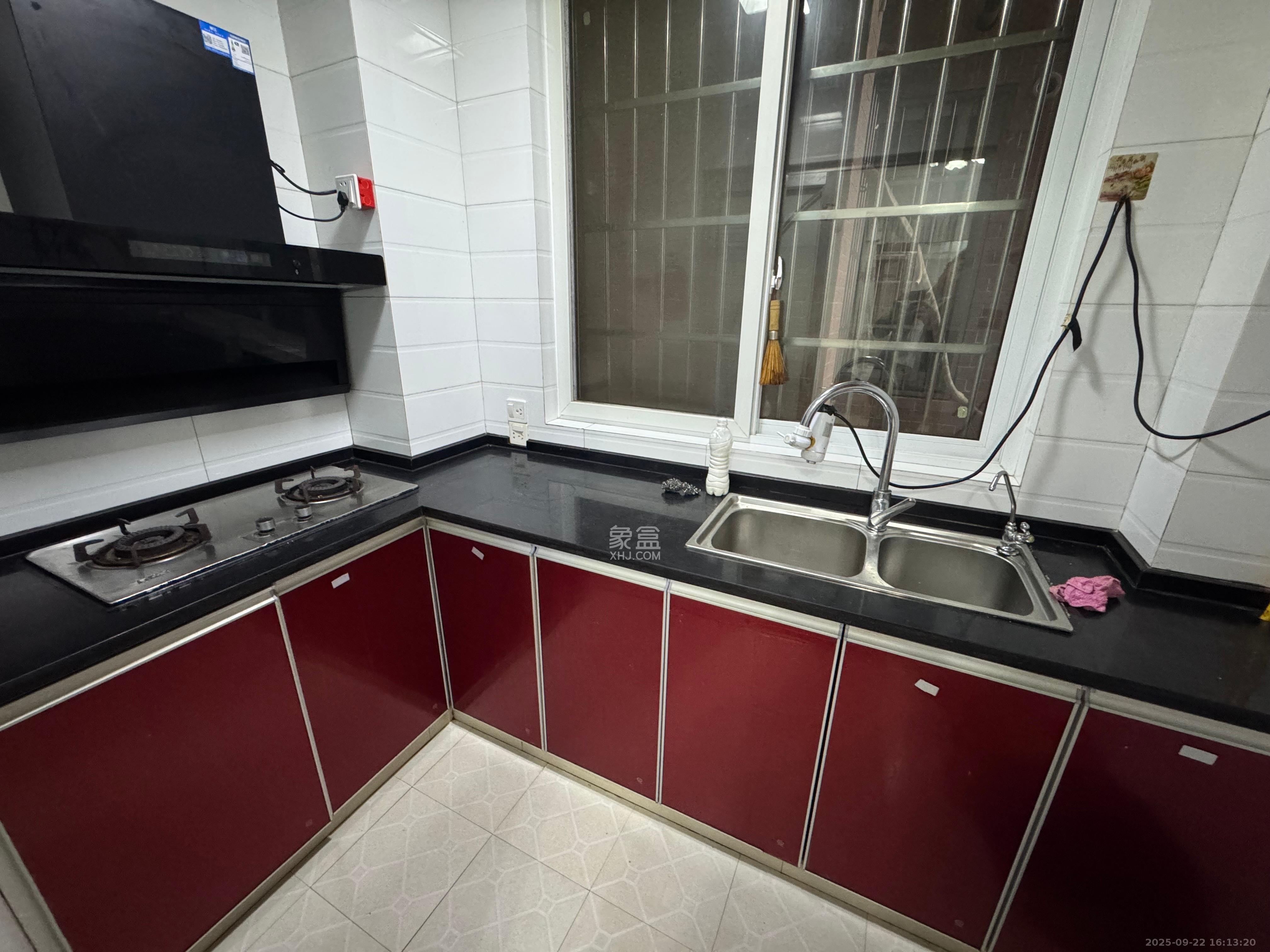 泊林晶城 3室2厅1卫 1800.0元/月 泊林晶城 3室2厅1卫 1800.0元/月室内图