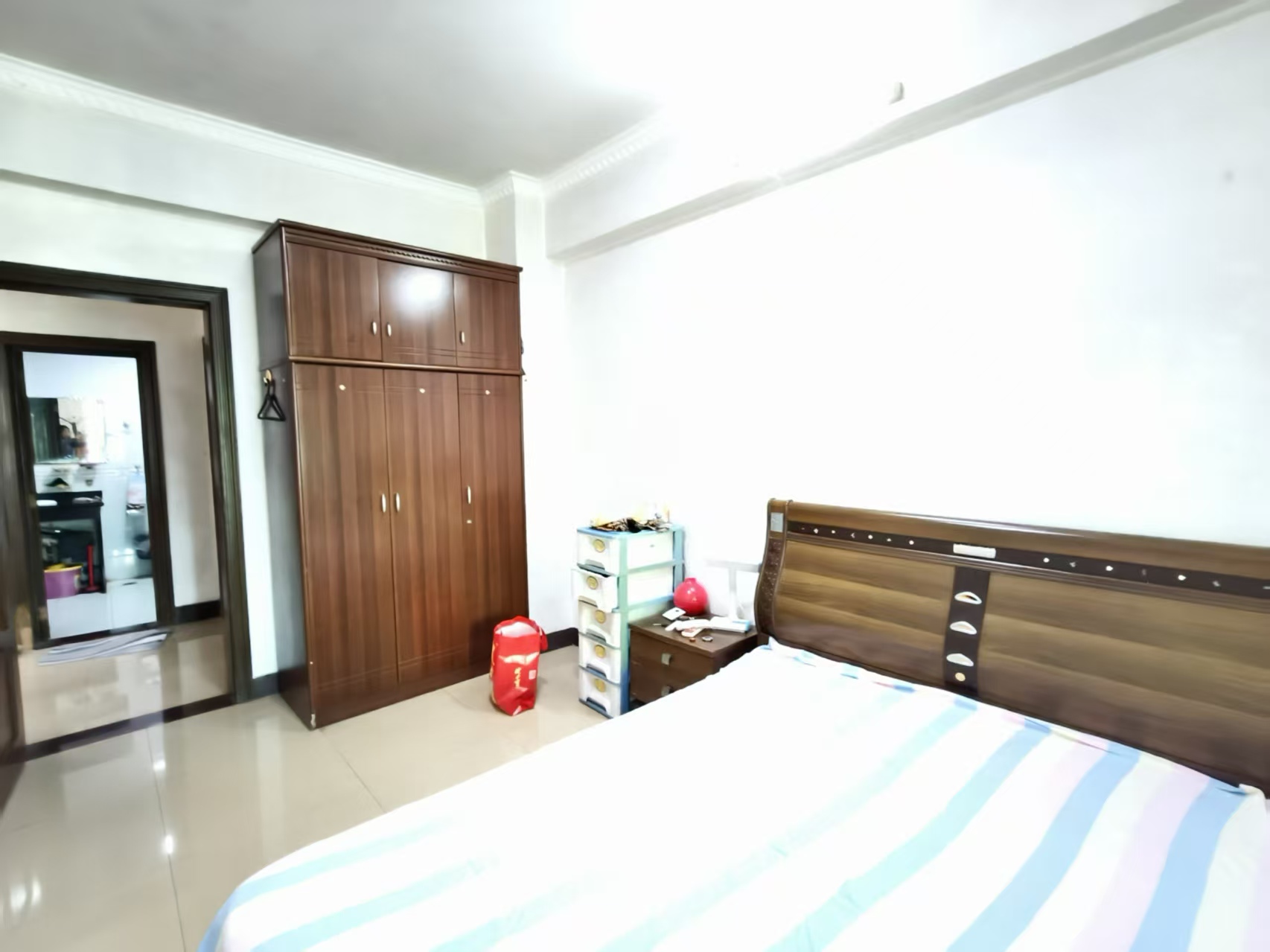 四季大厦 3室2厅2卫 2800.0元/月 四季大厦 3室2厅2卫 2800.0元/月户型图