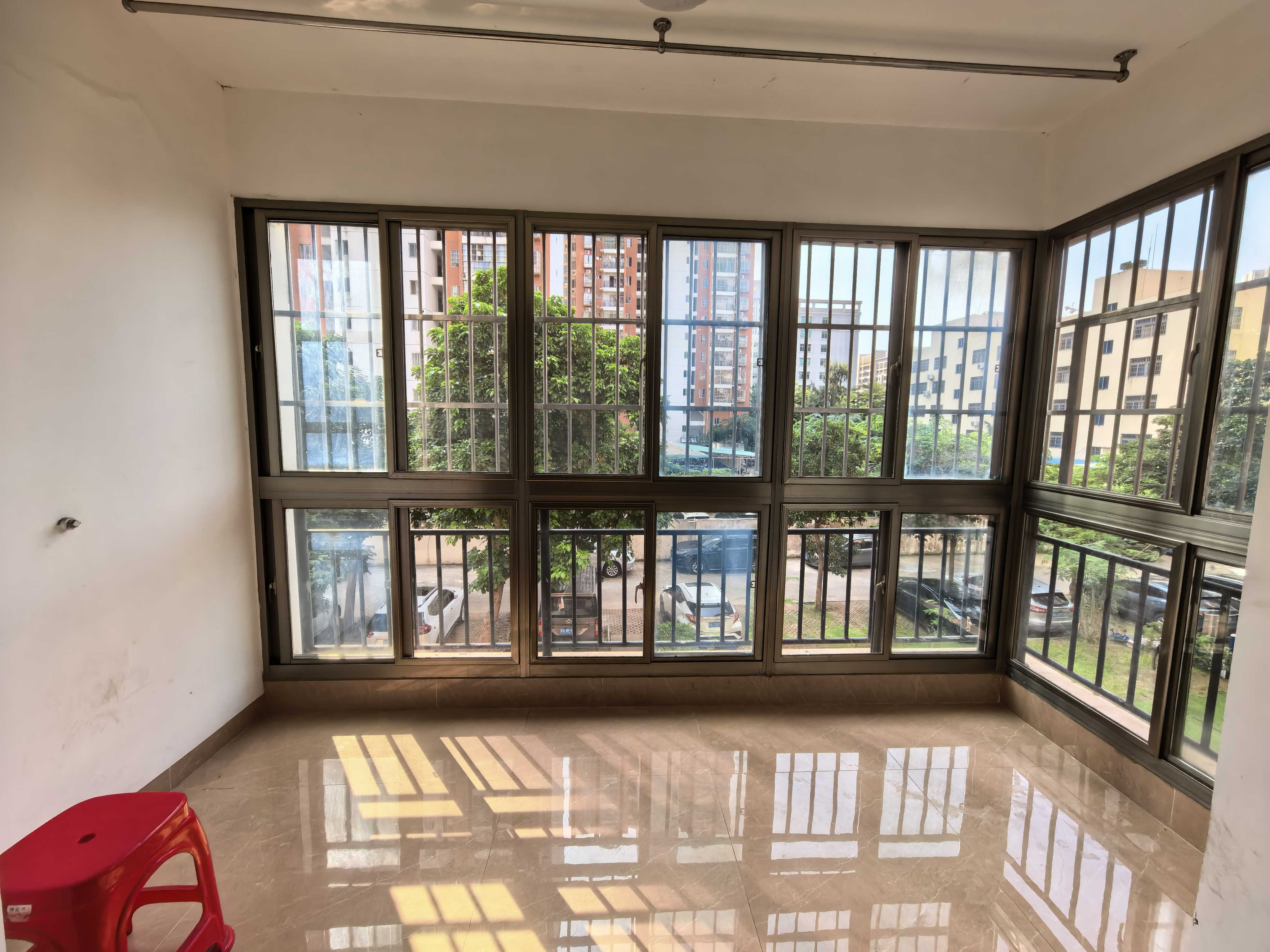 宁江花园  3室2厅2卫    2900.0元/月室内图