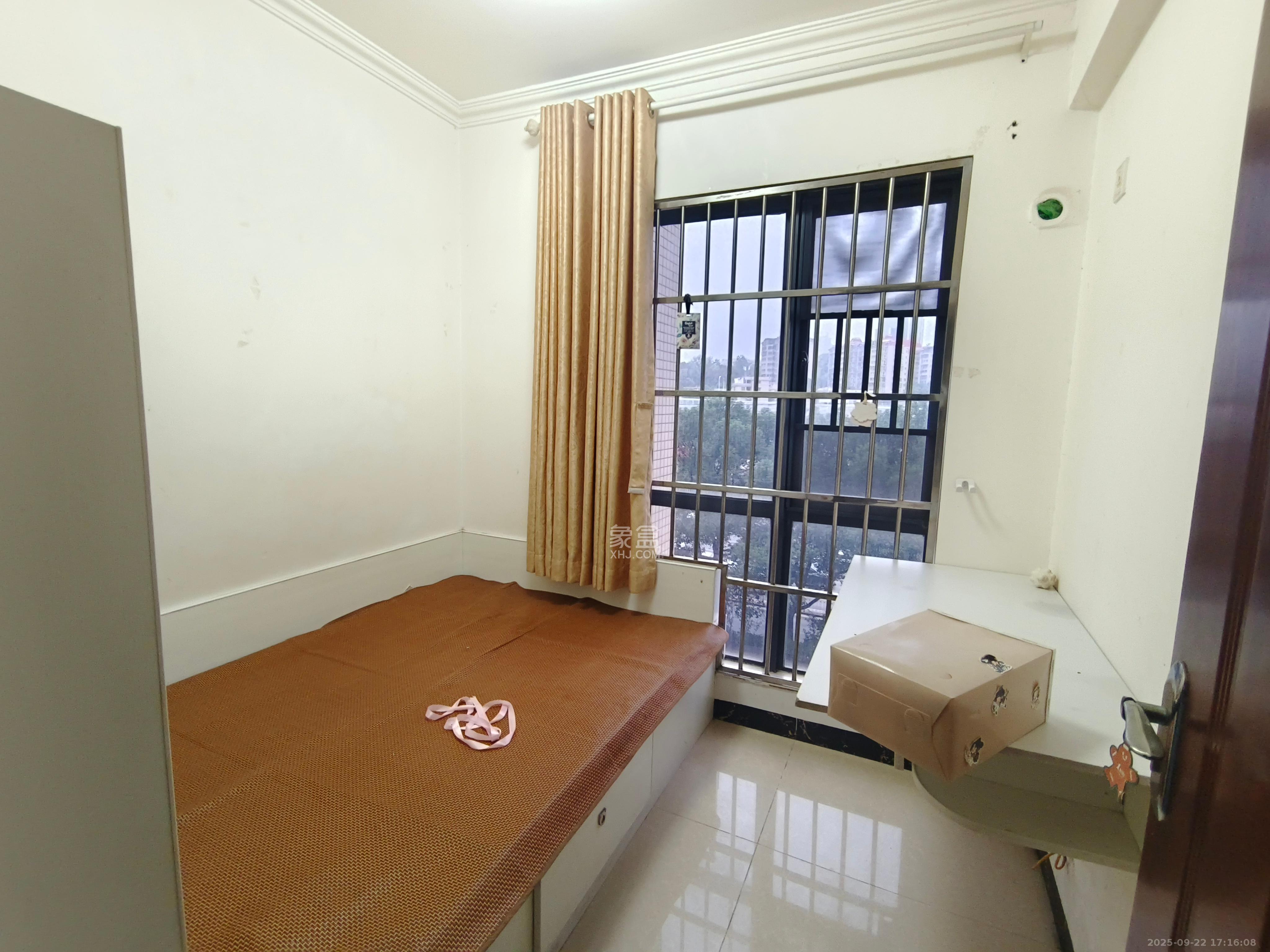 叠彩兰亭  3室2厅1卫    2200.0元/月室内图