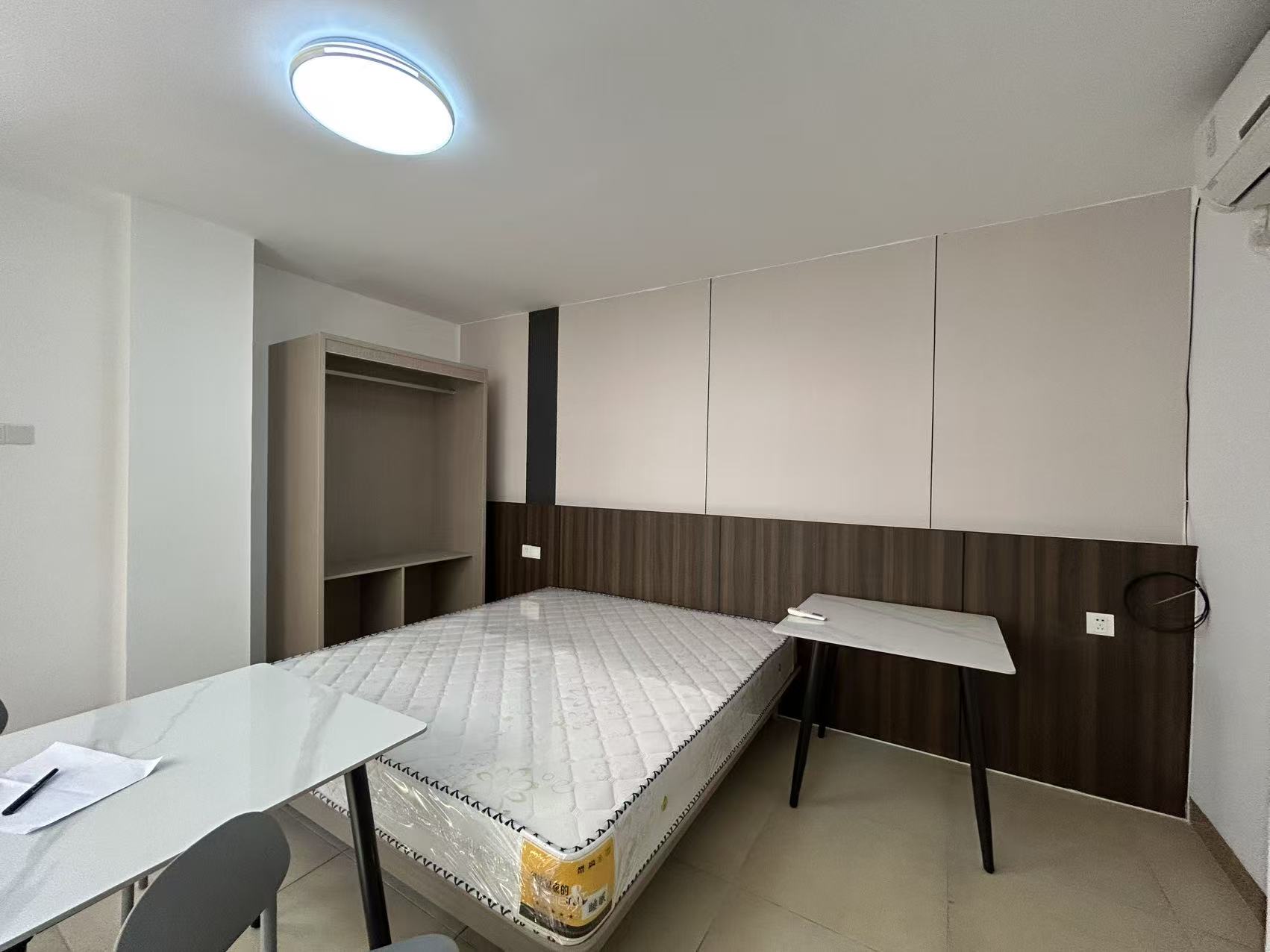 临轩阁公寓(龙湖)  1室0厅1卫    1280.0元/月 临轩阁公寓(龙湖)  1室0厅1卫    1280.0元/月室内图