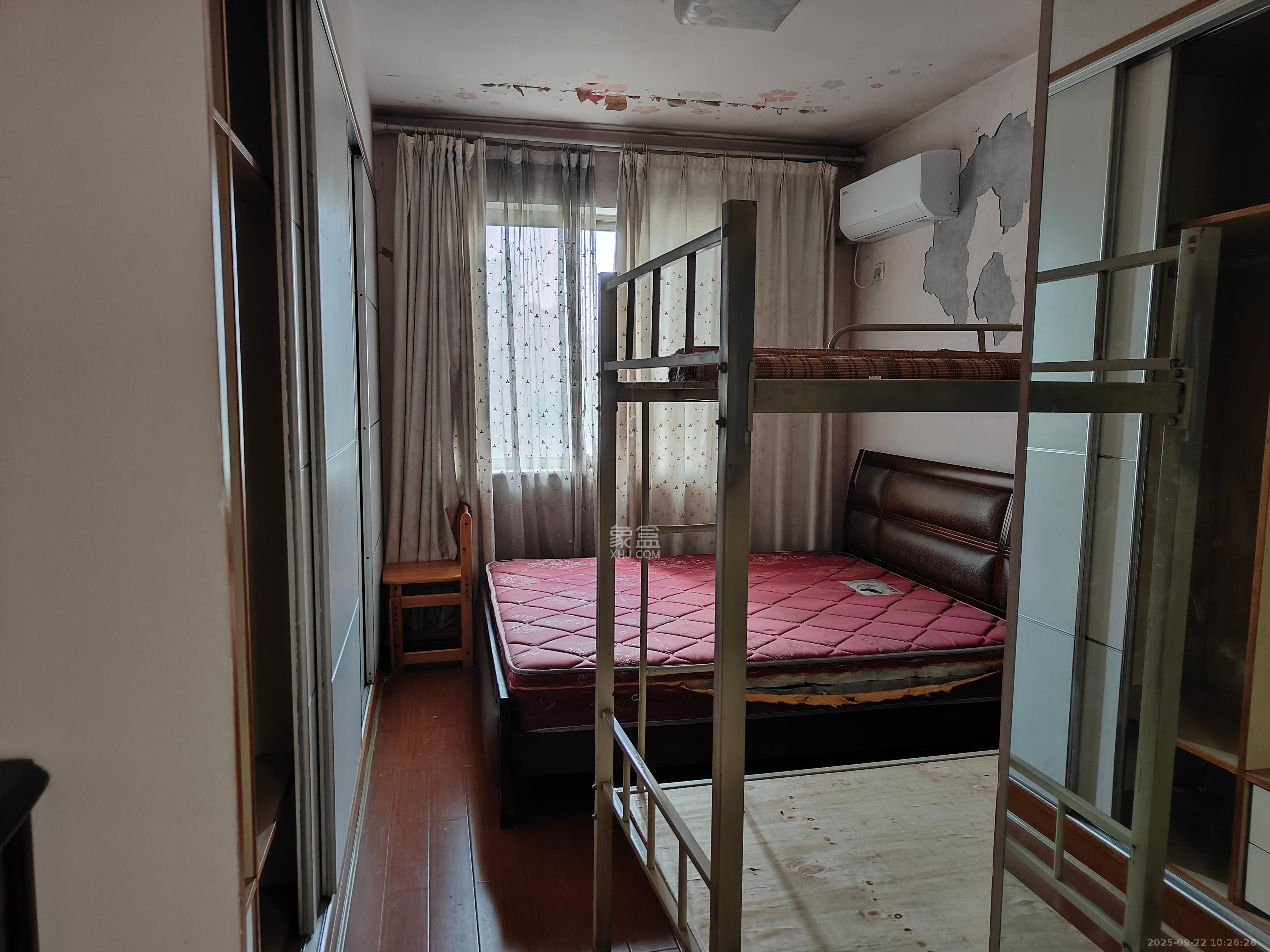 芙蓉公寓  3室2厅2卫    1800.0元/月室内图