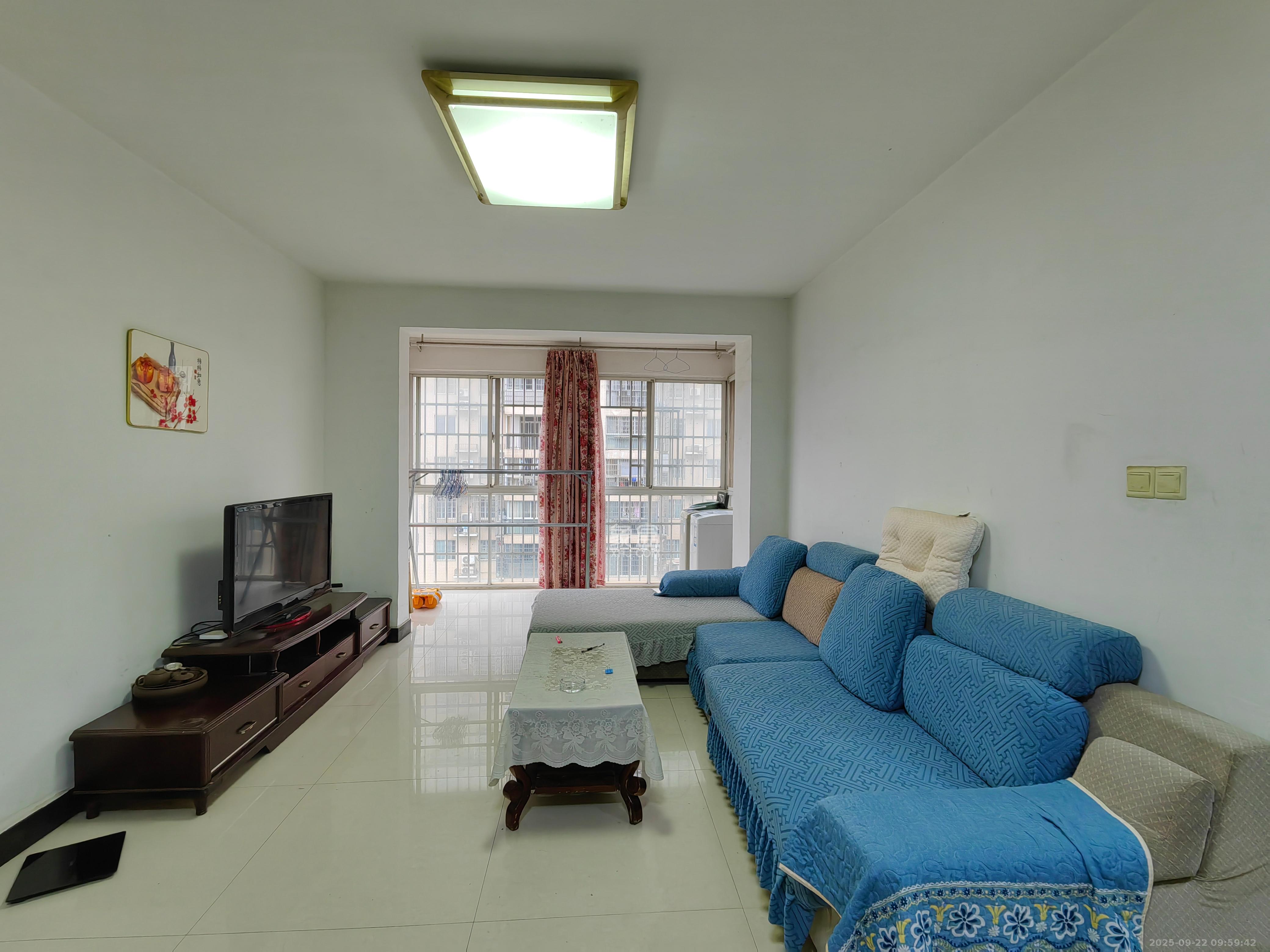 麓谷锦和园 3室2厅2卫 2100.0元/月 麓谷锦和园 3室2厅2卫 2100.0元/月室内图