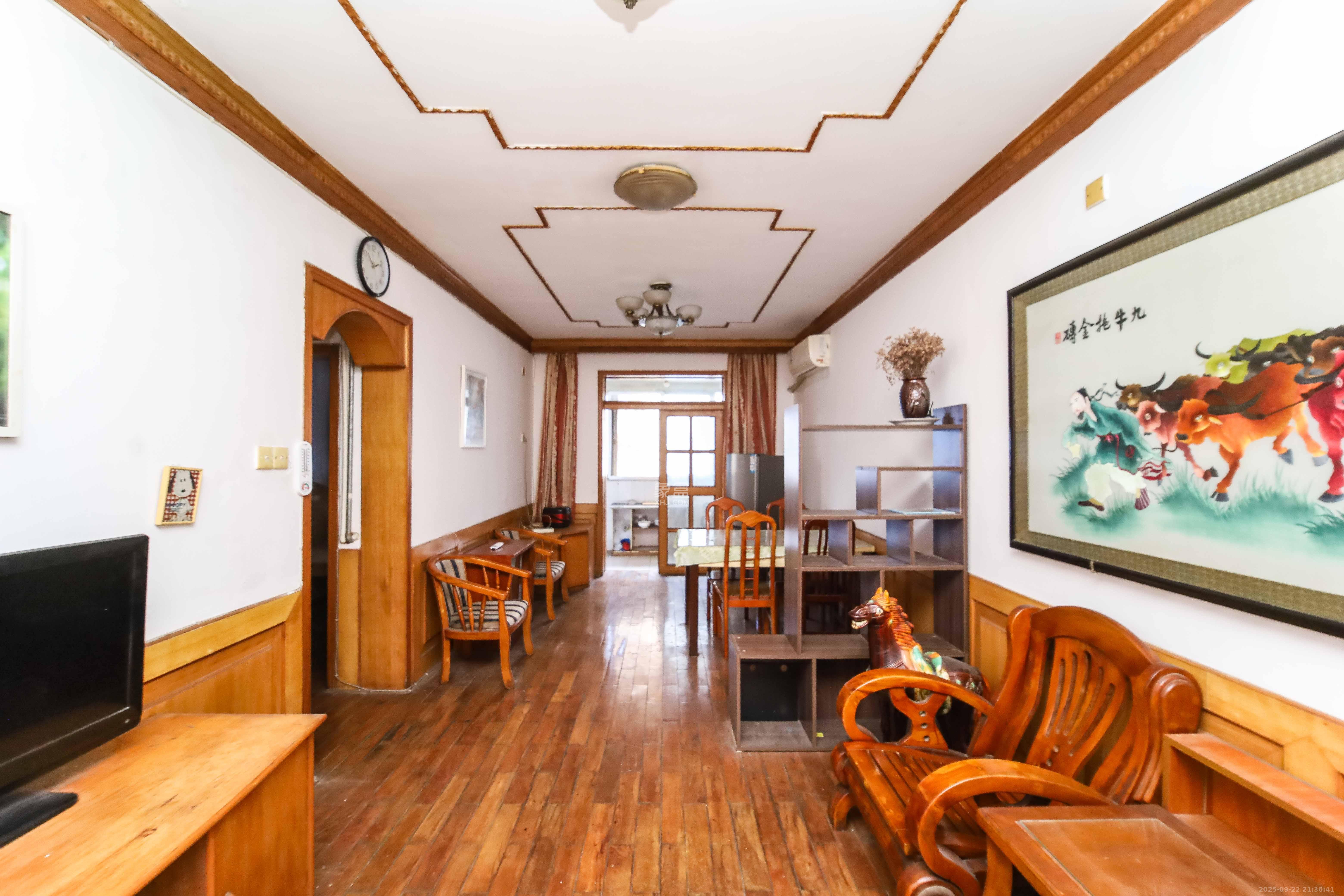 安泰新村 2室1厅1卫 38.0万 安泰新村 2室1厅1卫 38.0万客厅