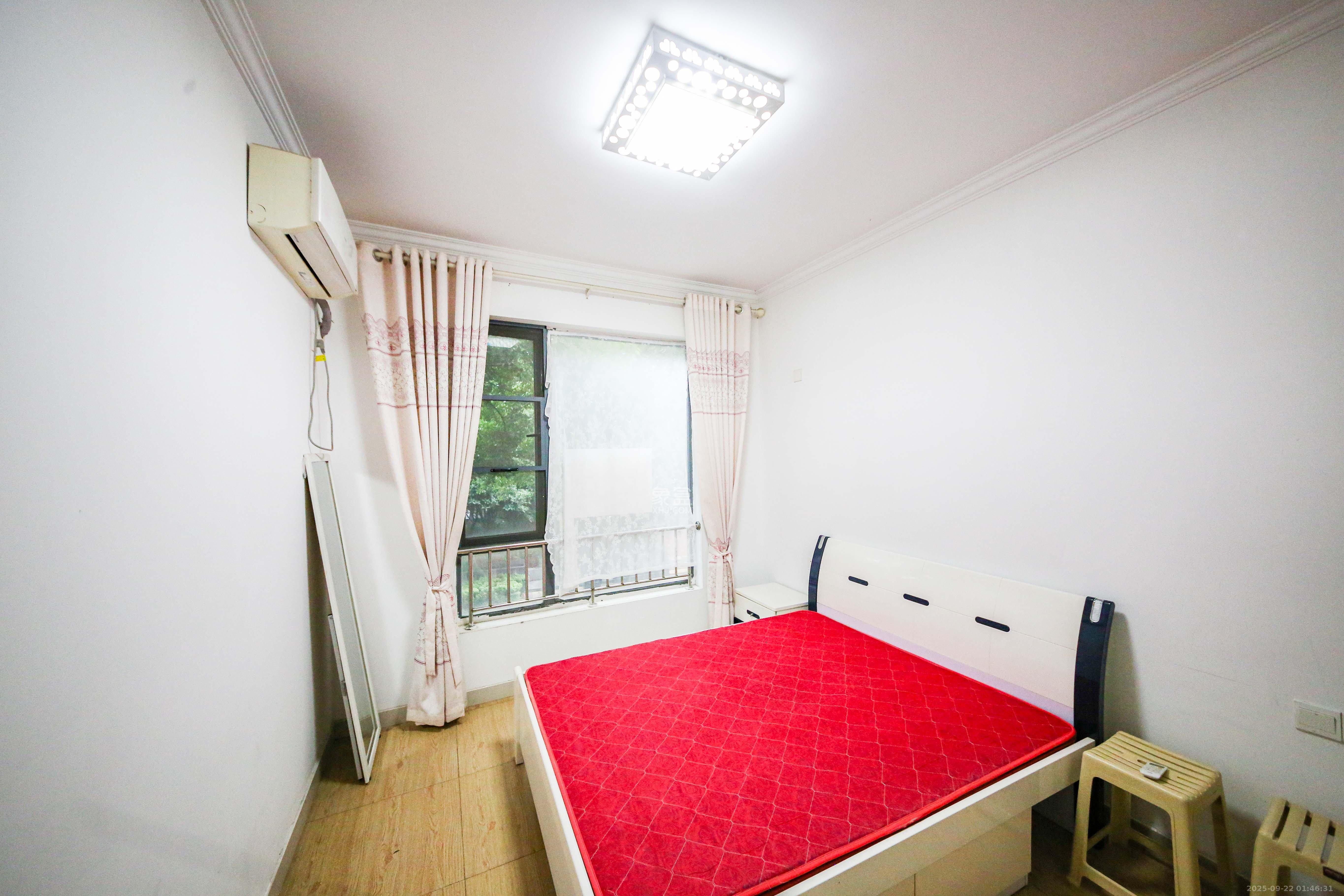 鑫远熙山 4室2厅2卫 125.0万 鑫远熙山 4室2厅2卫 125.0万卧室