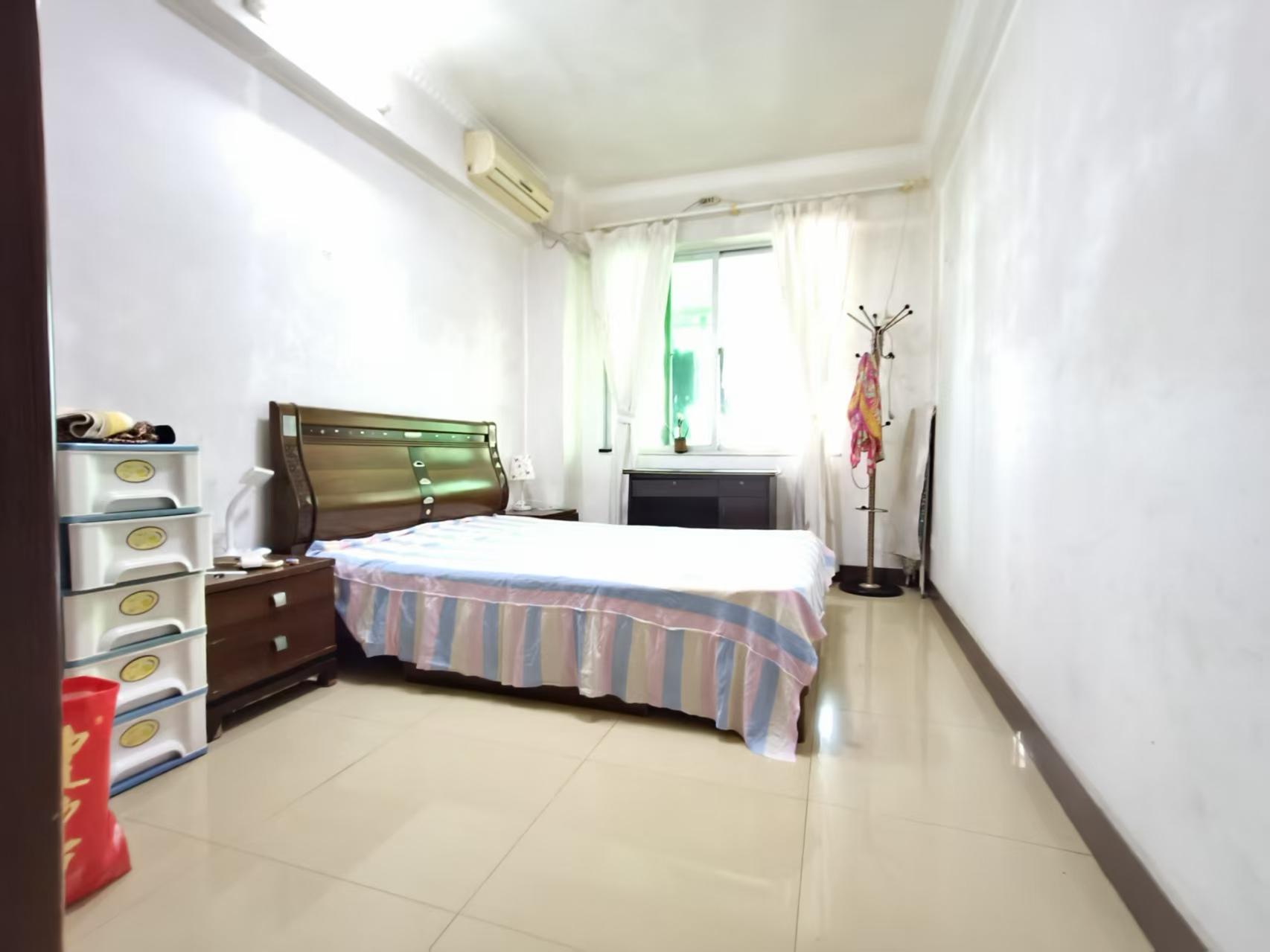 四季大厦 3室2厅2卫 2800.0元/月 四季大厦 3室2厅2卫 2800.0元/月室内图