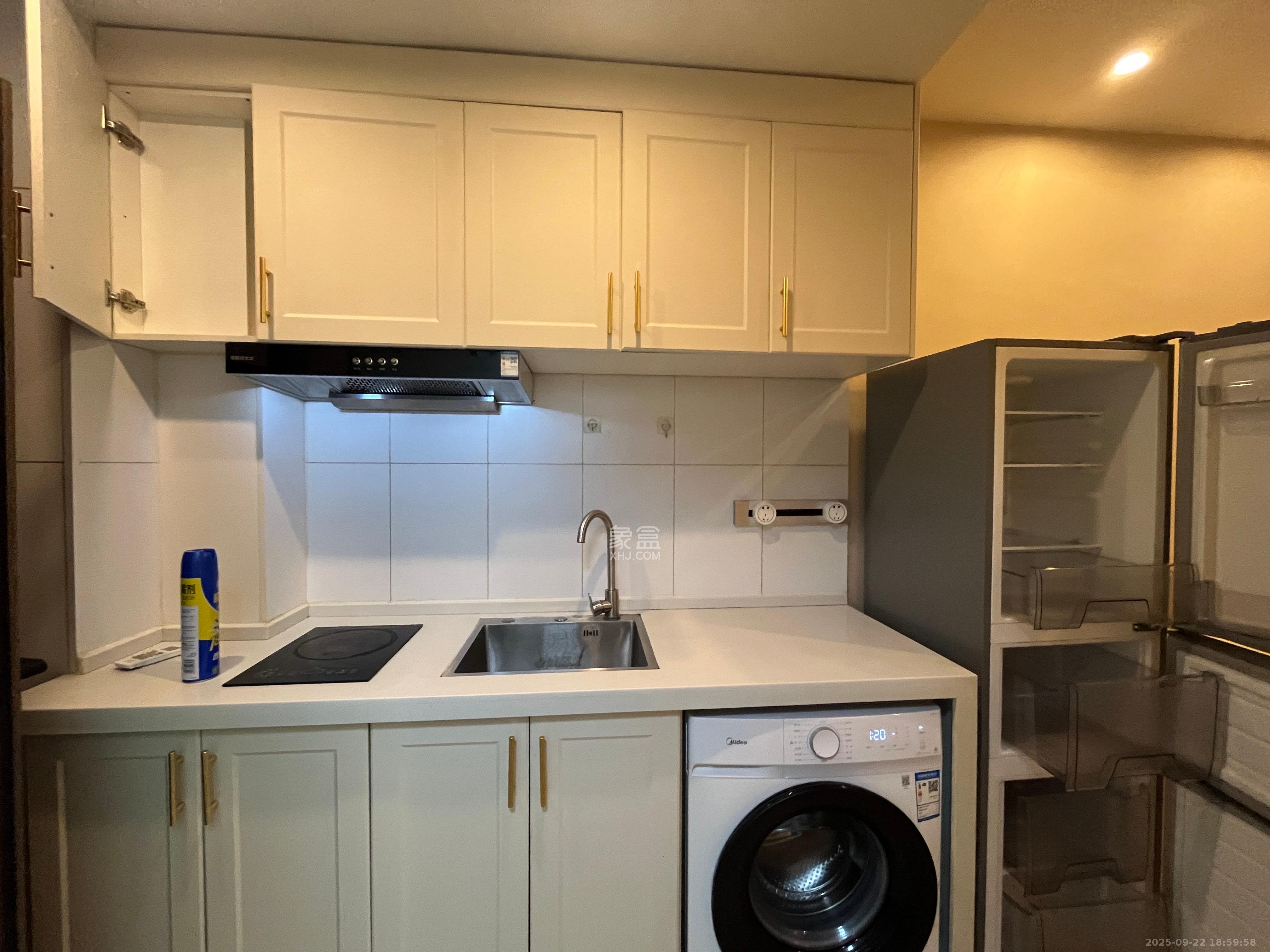 保利香槟国际  1室0厅0卫    1200.0元/月室内图