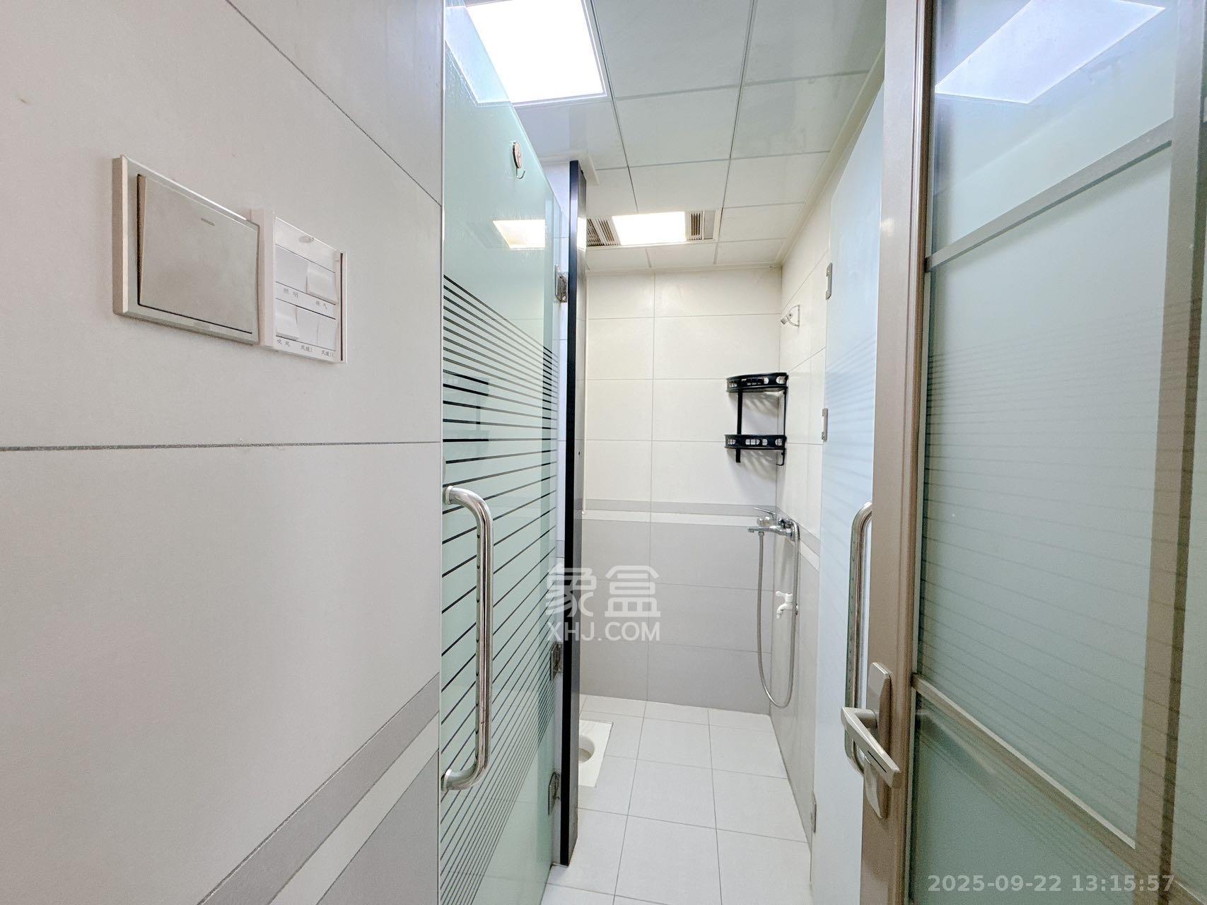 北辰三角洲C2区  3室1厅1卫    3200.0元/月室内图