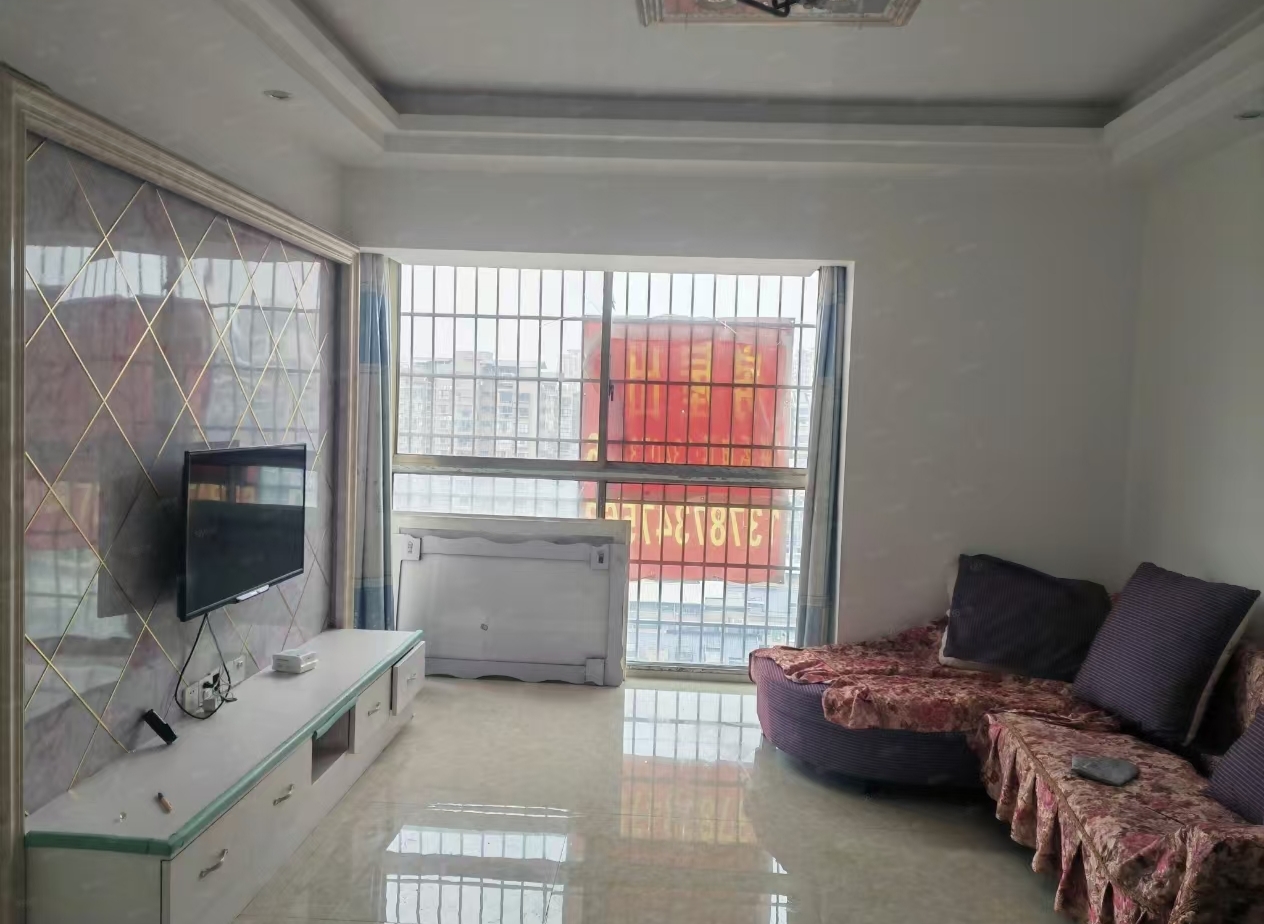 华新苑  2室1厅1卫    1500.0元/月室内图