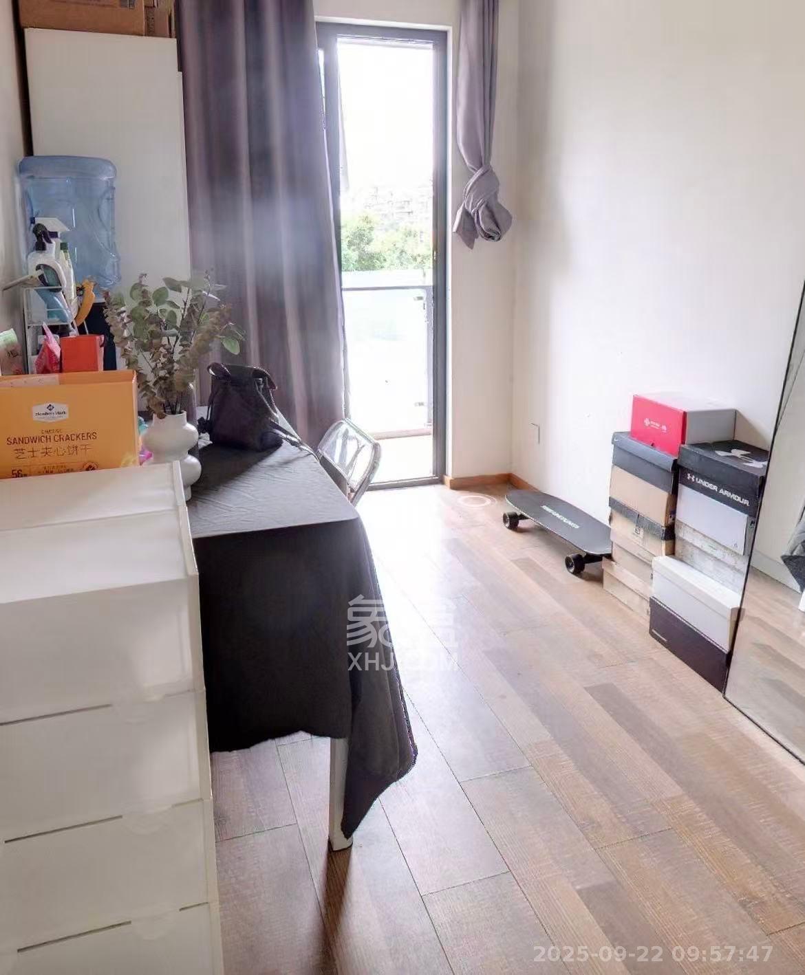 阳光100一期、四五期 2室1厅1卫 2500.0元/月 阳光100一期、四五期 2室1厅1卫 2500.0元/月室内图