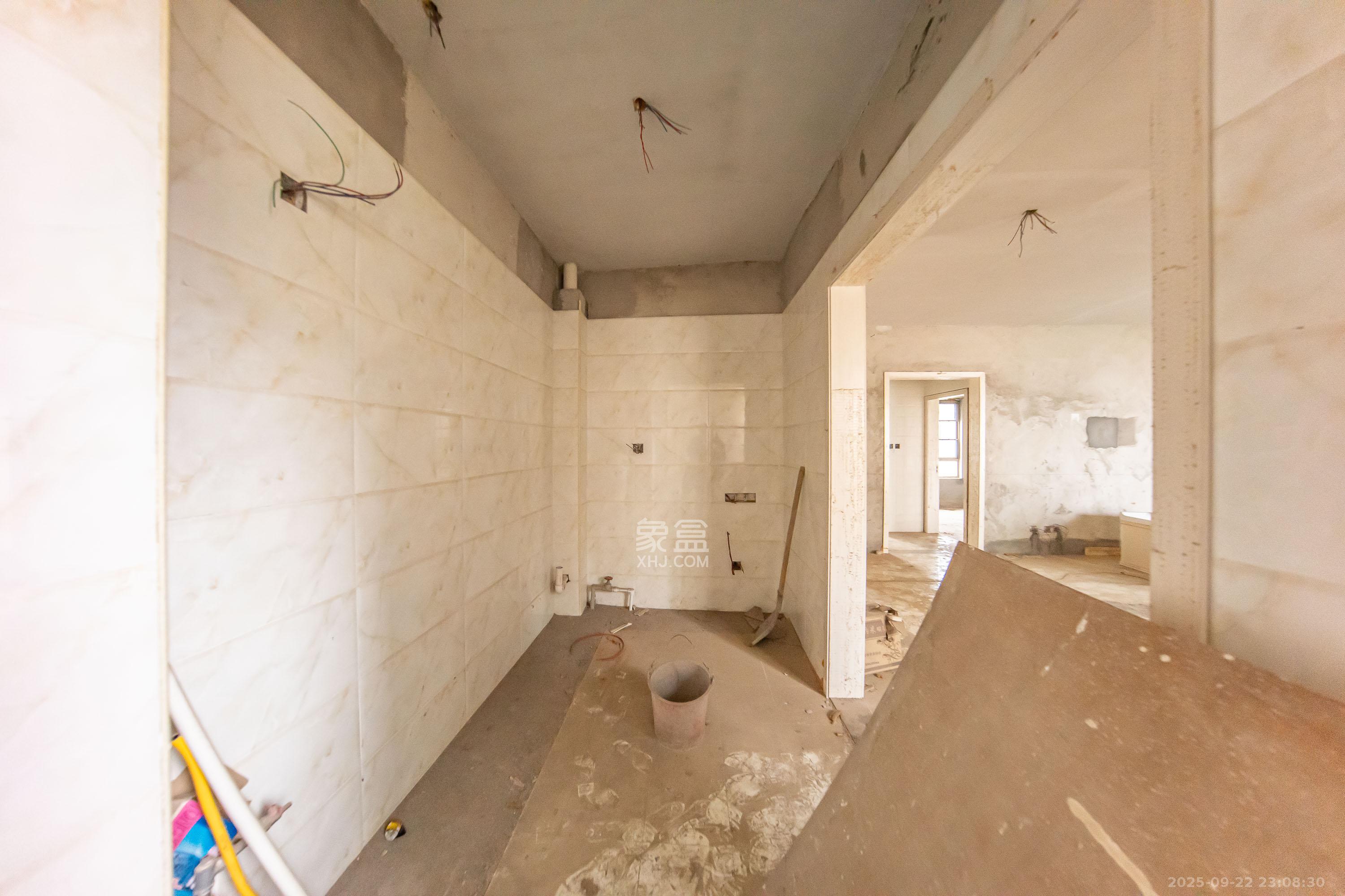 米兰春天 4室2厅2卫 69.8万 米兰春天 4室2厅2卫 69.8万厨房